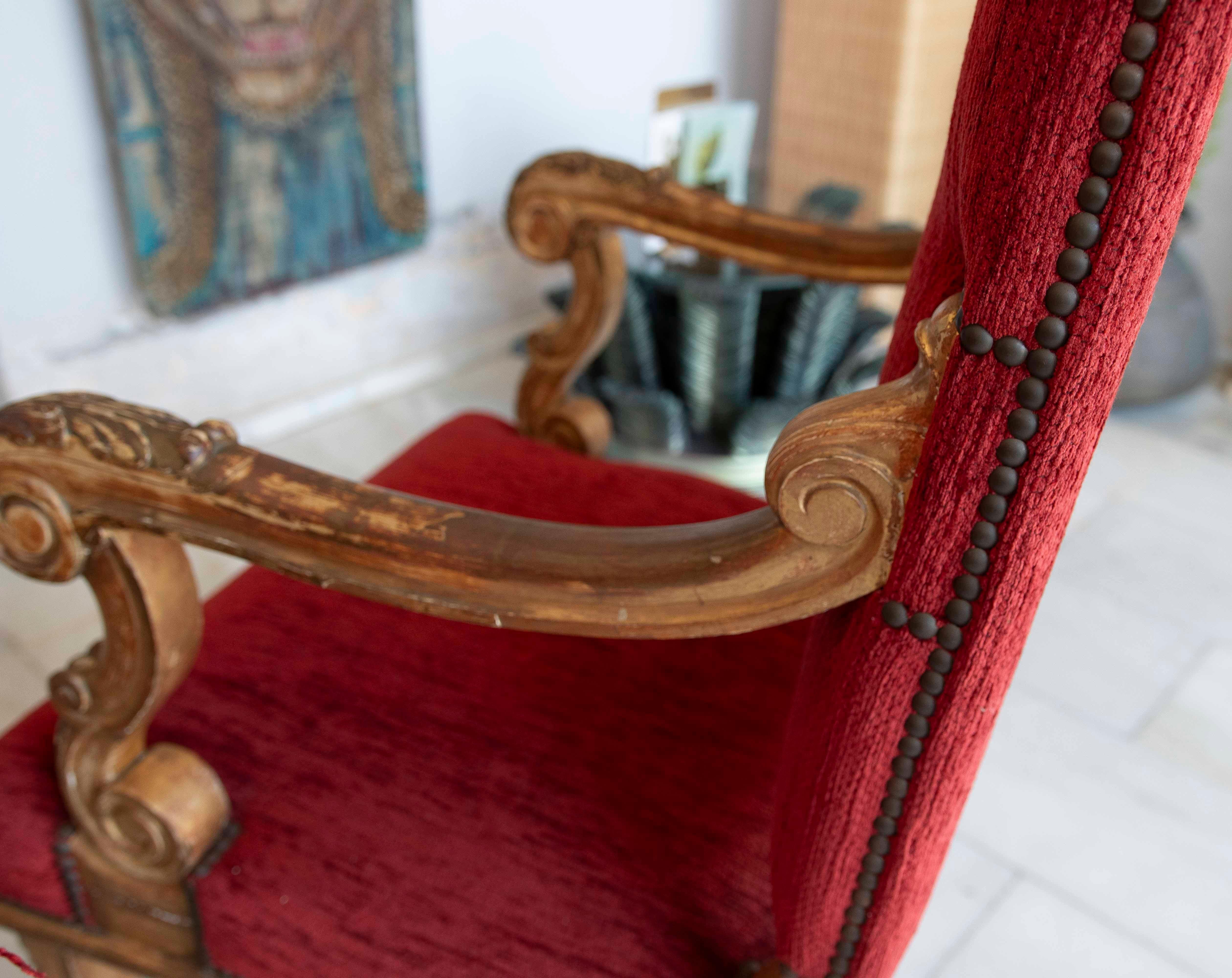 Coppia di poltrone Luigi XV del 1875 con rivestimento in velluto rosso in vendita 6