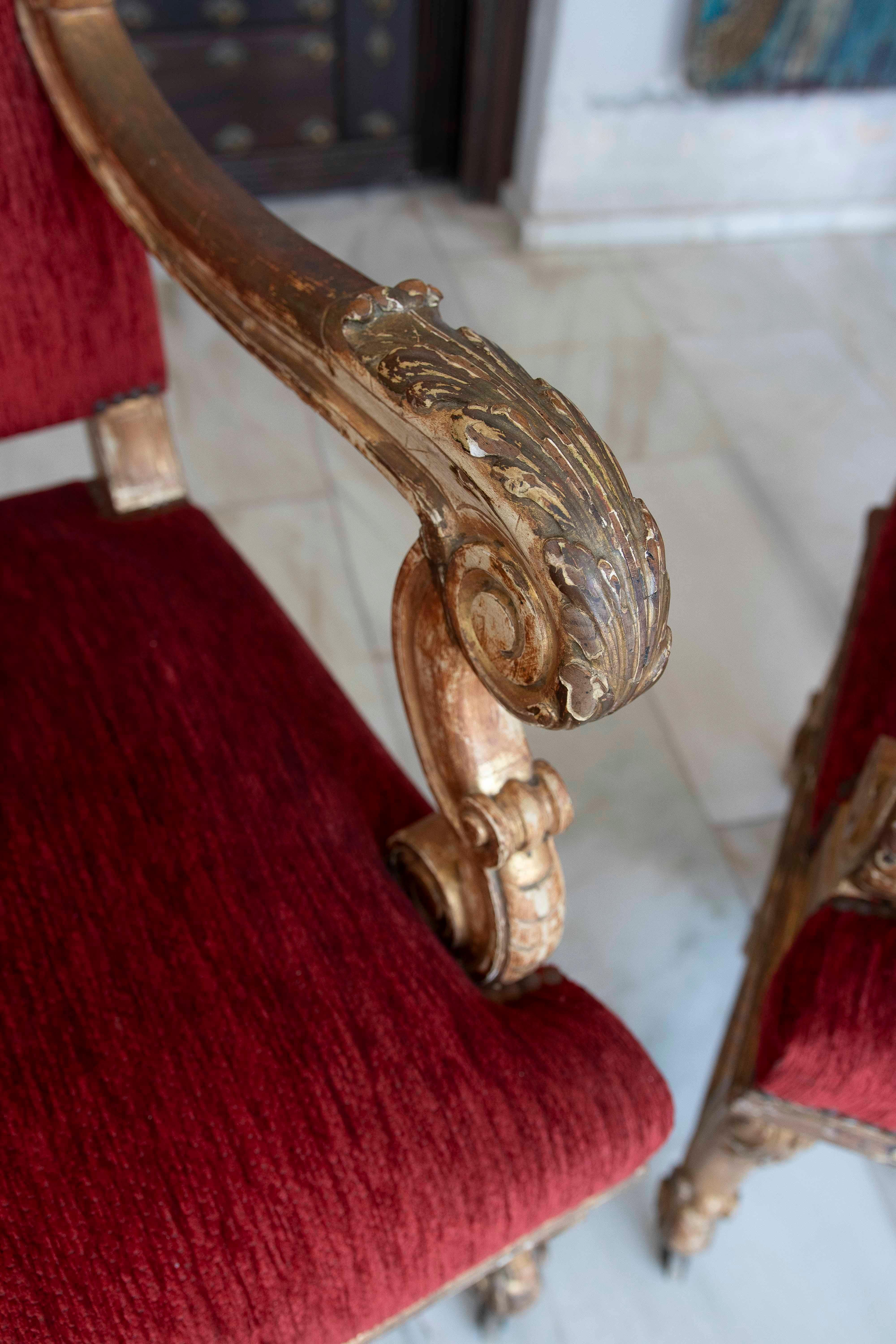 Tessuto Coppia di poltrone Luigi XV del 1875 con rivestimento in velluto rosso in vendita
