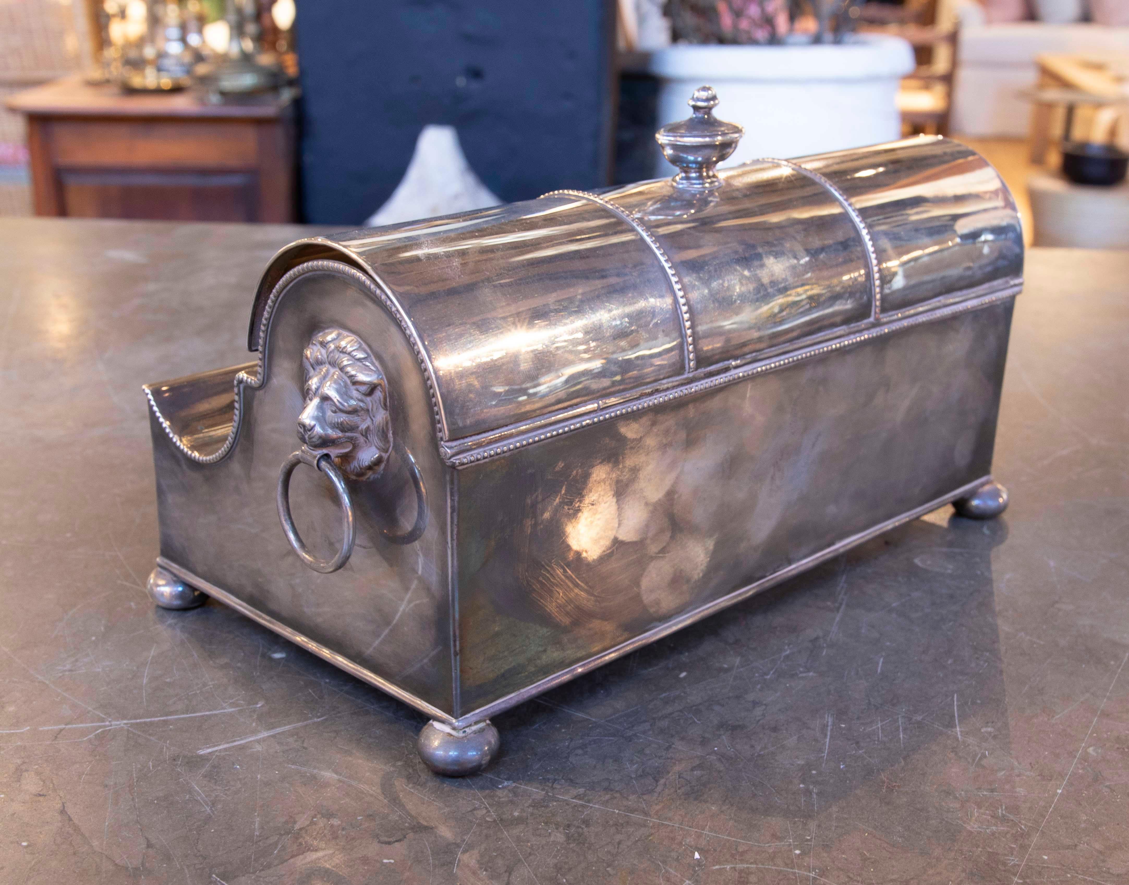 1875s Silver-plated Brass Desk Inkwell with Crystallized Ink and Engraved Detail For Sale 2