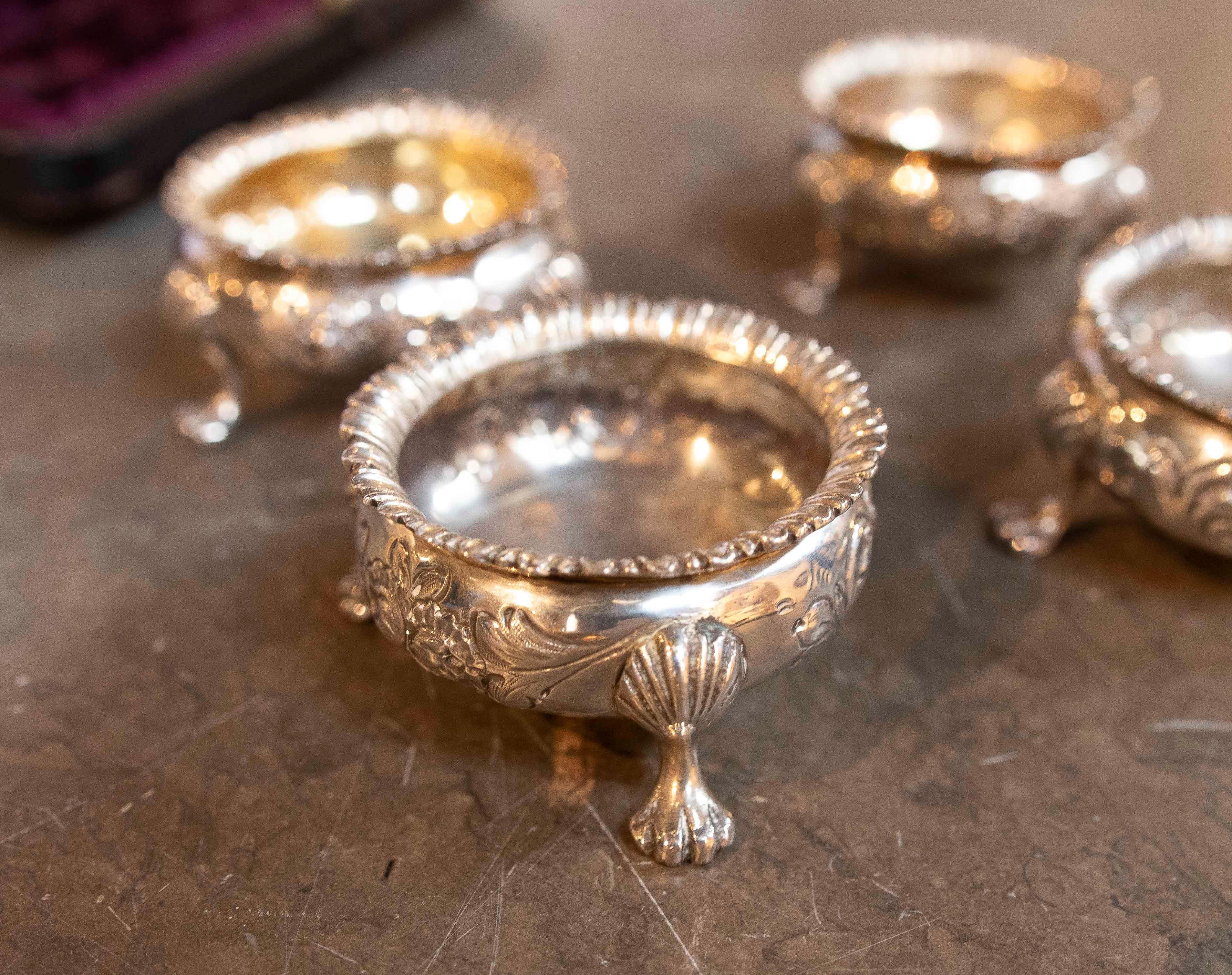 1875s Victorian Silver Salt Cellar Set in its Original Case, John Perry For Sale 1