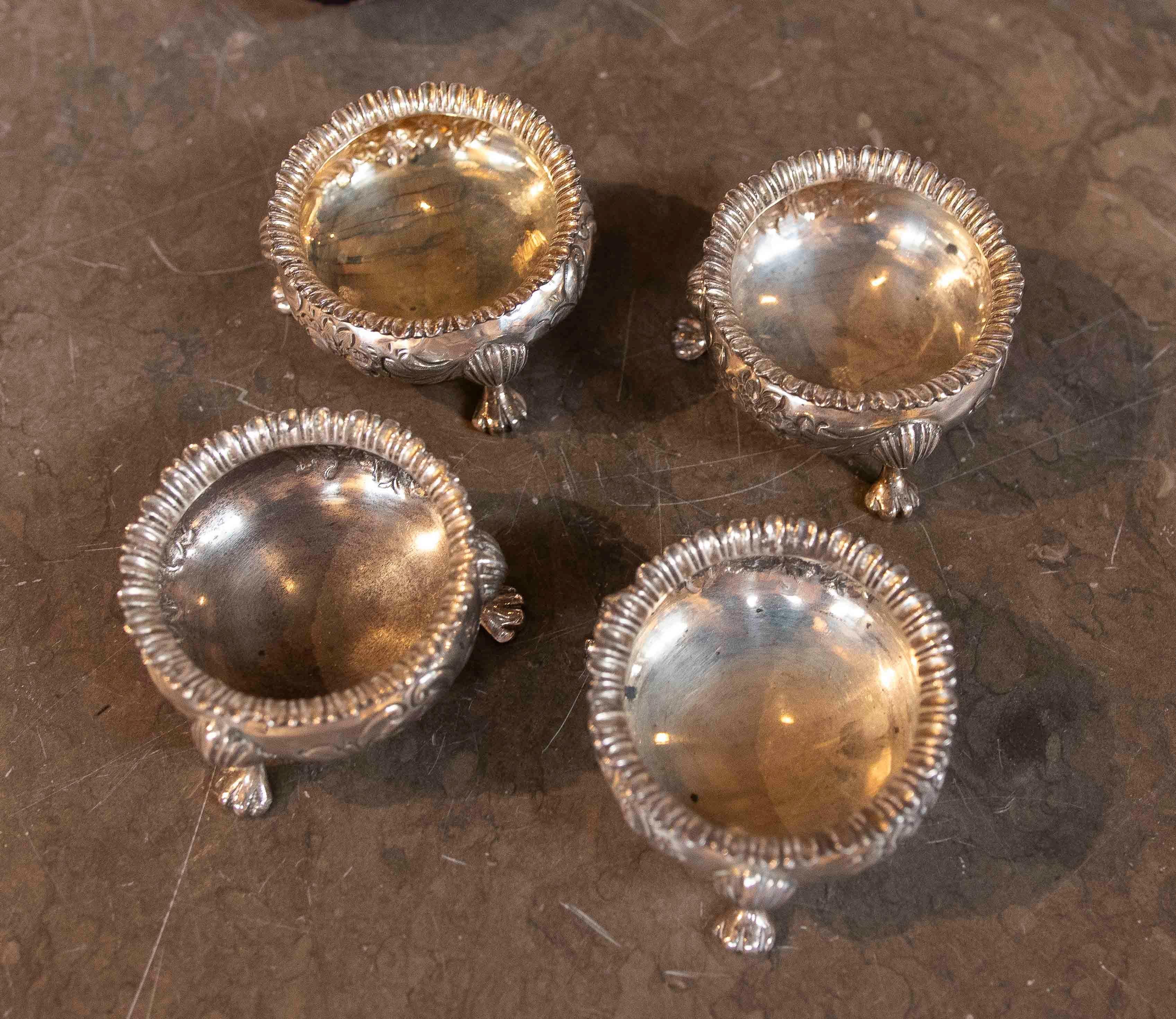 1875s Victorian Silver Salt Cellar Set in its Original Case, John Perry For Sale 2