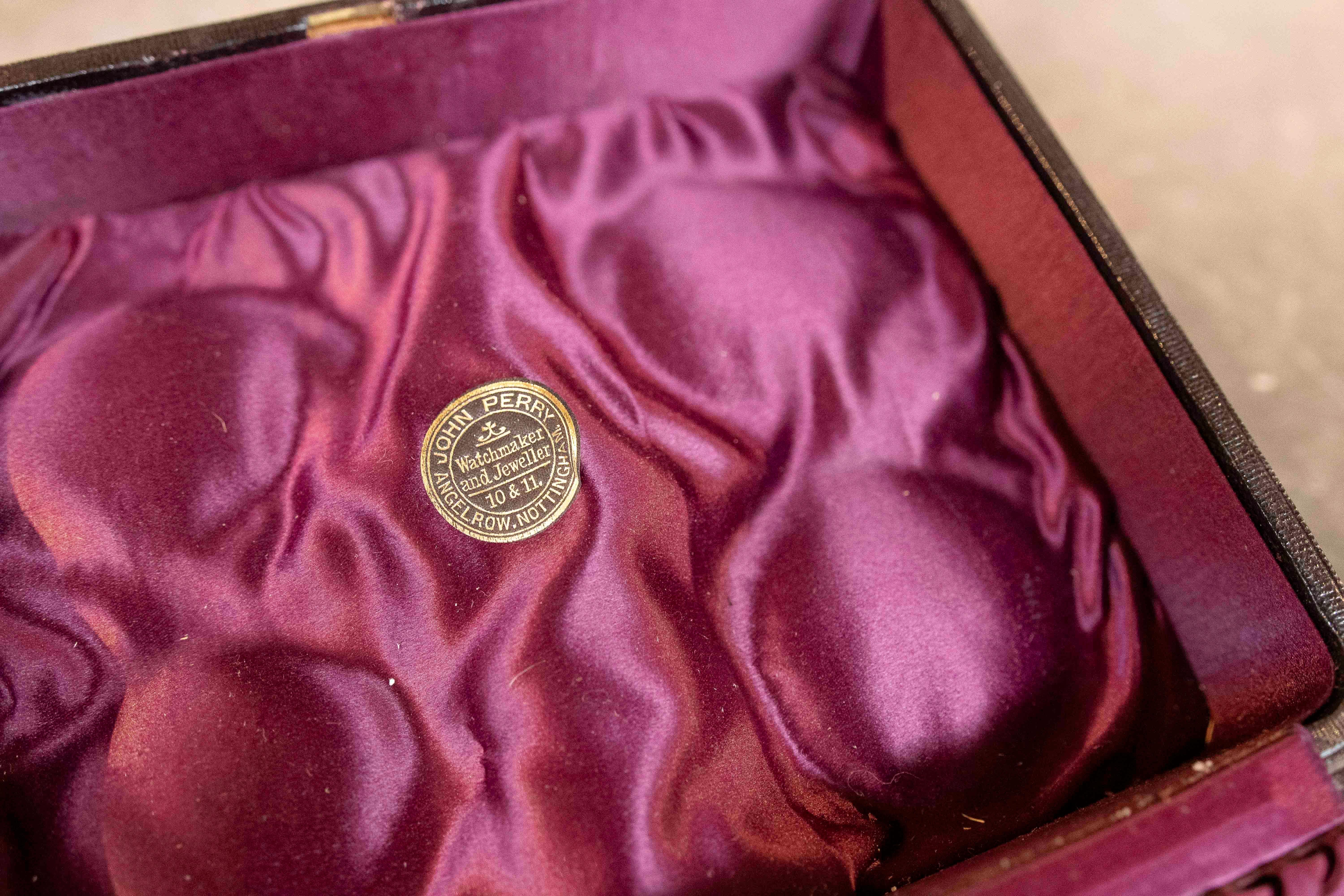 1875s Victorian Silver Salt Cellar Set in its Original Case, John Perry For Sale 4