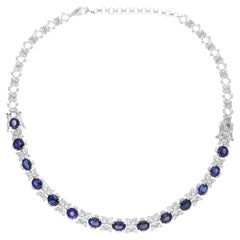 Collana girocollo con zaffiro blu e diamante da 18,77 carati in oro bianco 18 carati