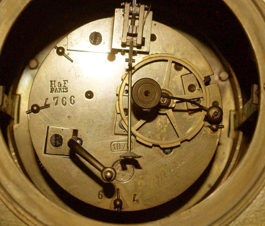 Pendule de cheminée en laiton H&F Paris Movement de 1878 1