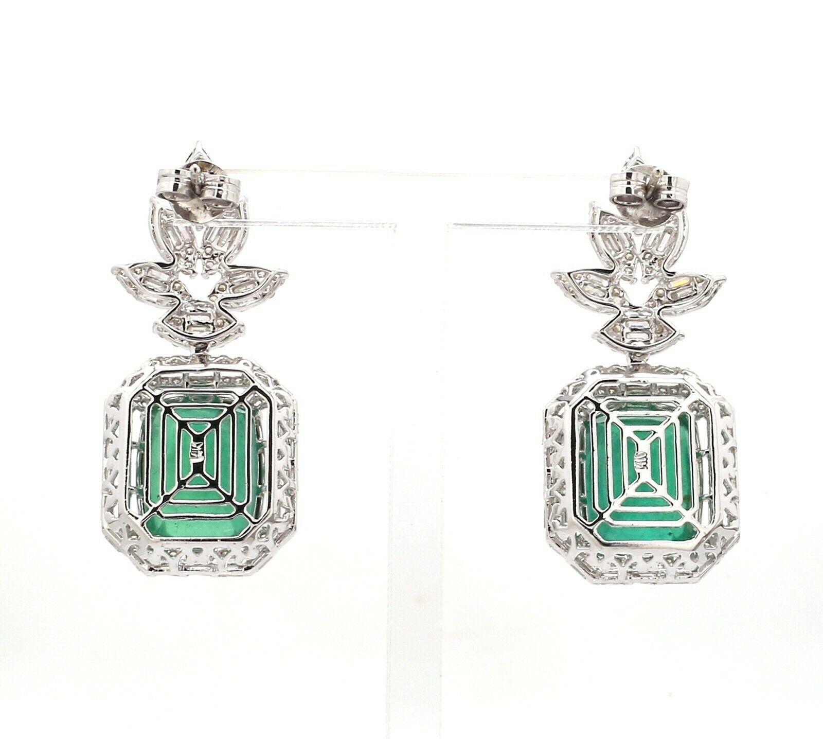 Modern 18.79 Carat Emerald Diamond 18 Karat White Gold Earrings For Sale