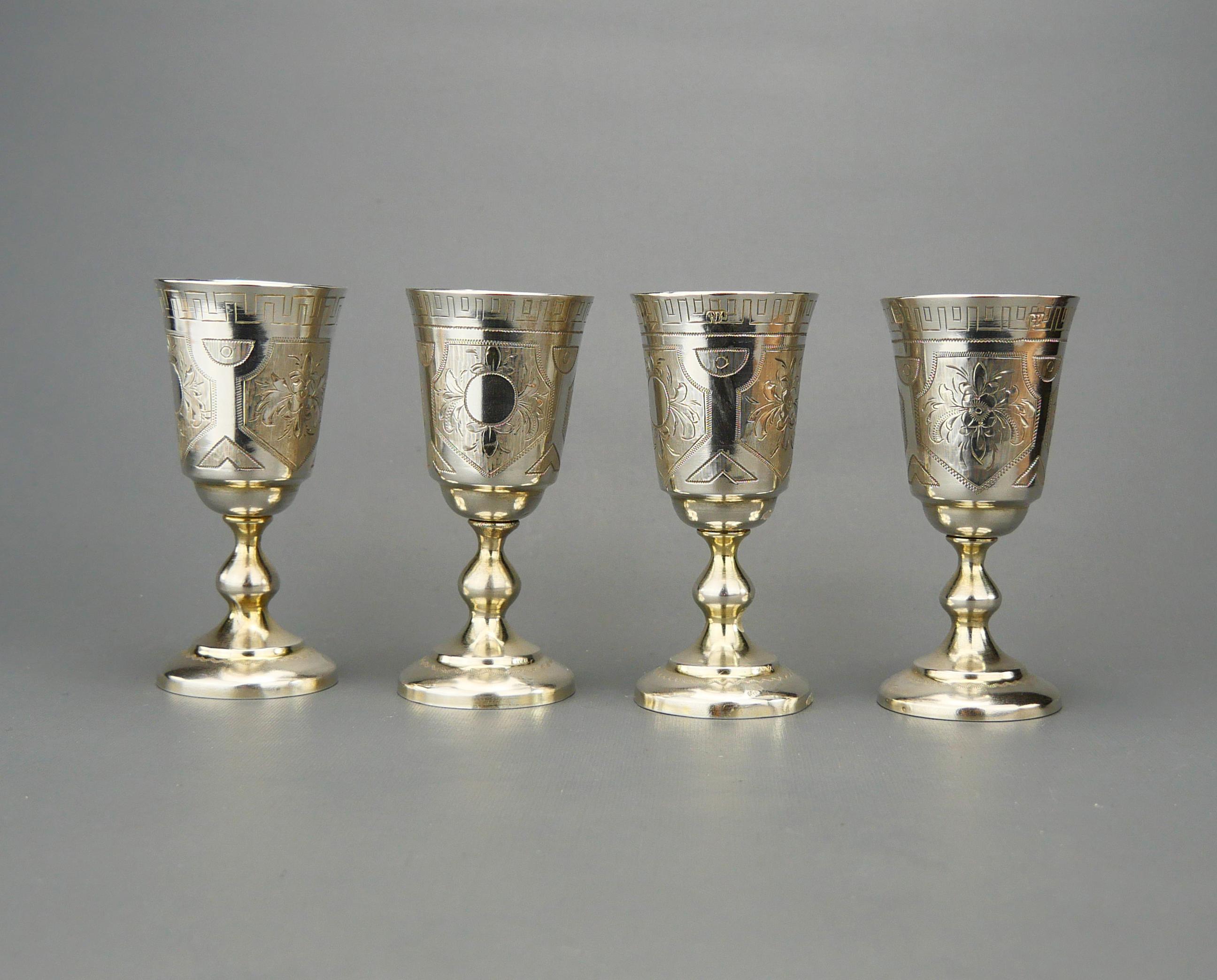 Impero russo 1879 Quattro antichi bicchieri da shot di vodka Stopka in argento russo massiccio 84  / 159gr in vendita