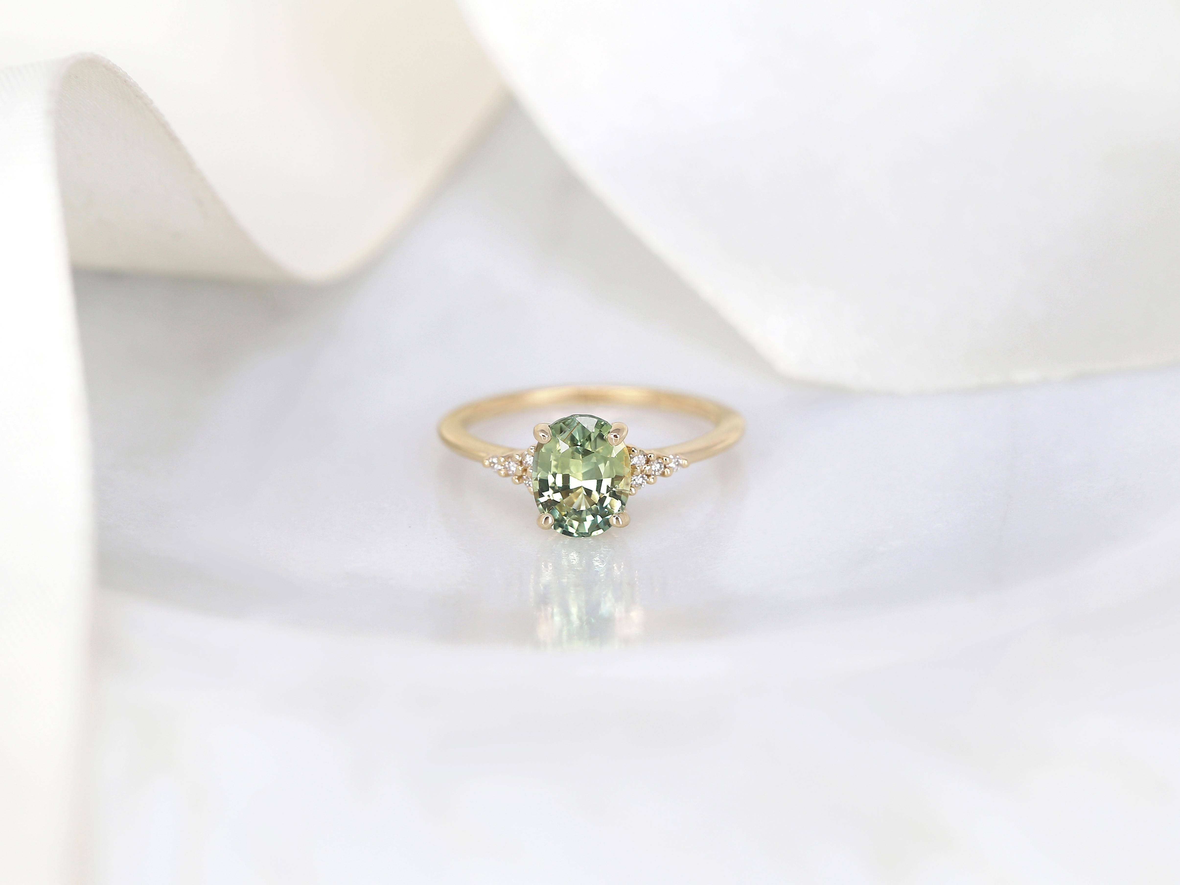 1.87ct Maddy 14kt Gold Bright Lime Teal Sapphire Diamond Cluster Oval Ring For Sale 1