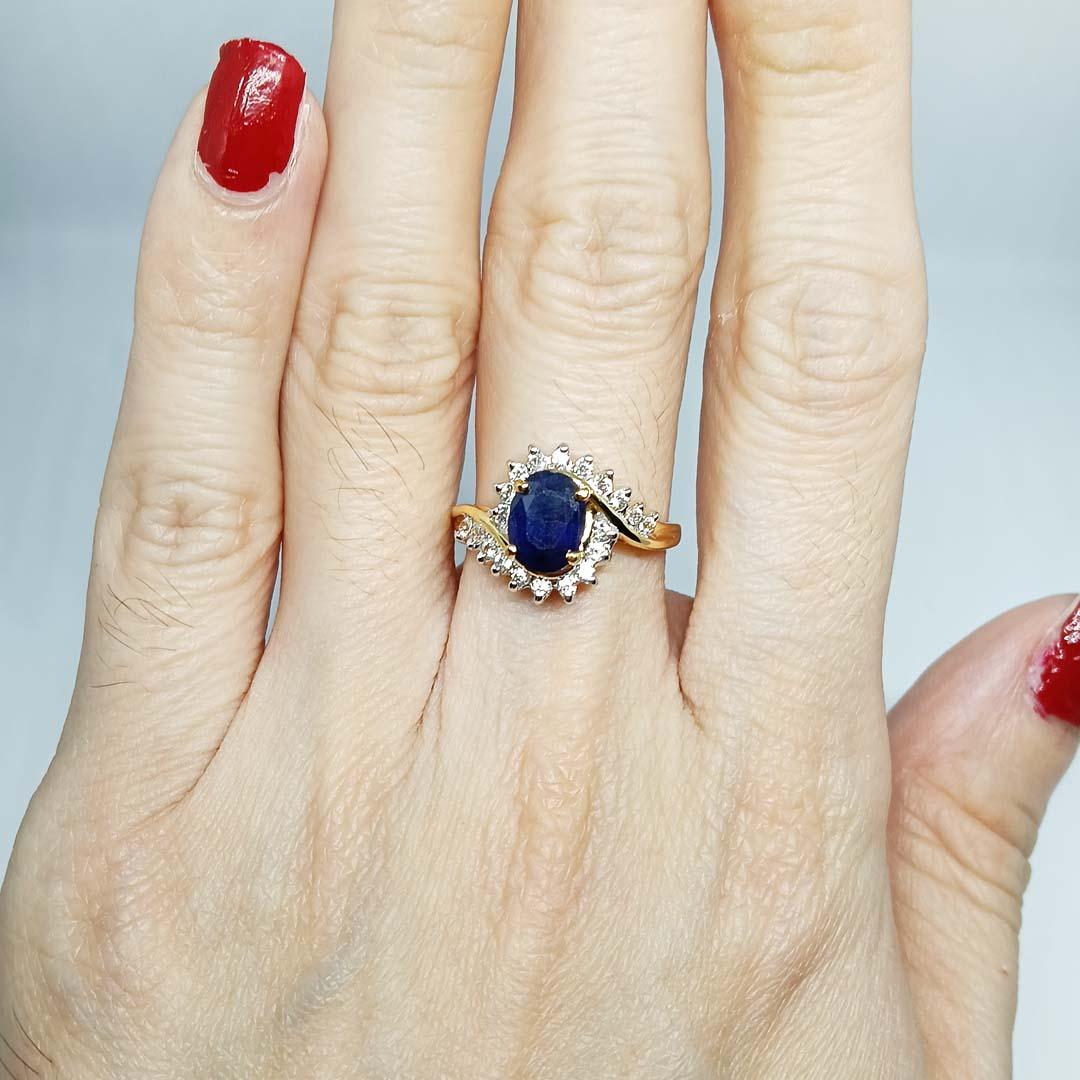 1.87cts Blue sapphire( Dark color) Ring. Sterling Silver on 18K Gold Plated For Sale 1
