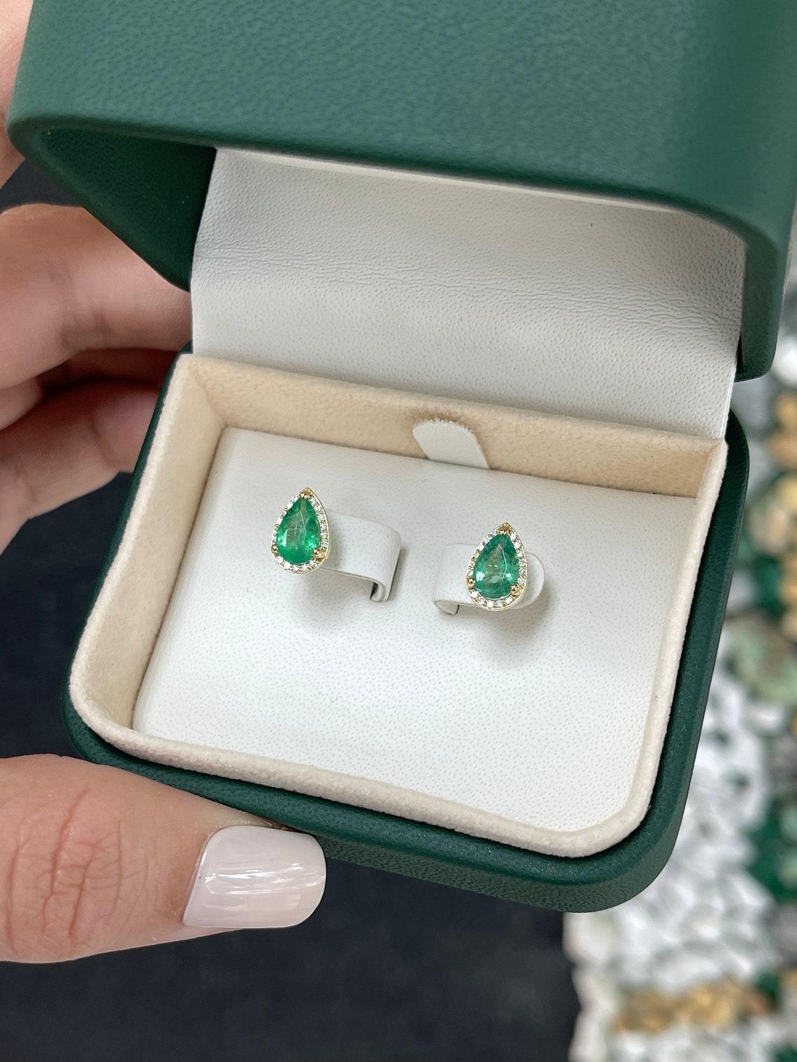 1.87tcw Teardrop Emerald & Diamond Halo Earrings 14K Pear Emerald Studs Real Pour femmes en vente