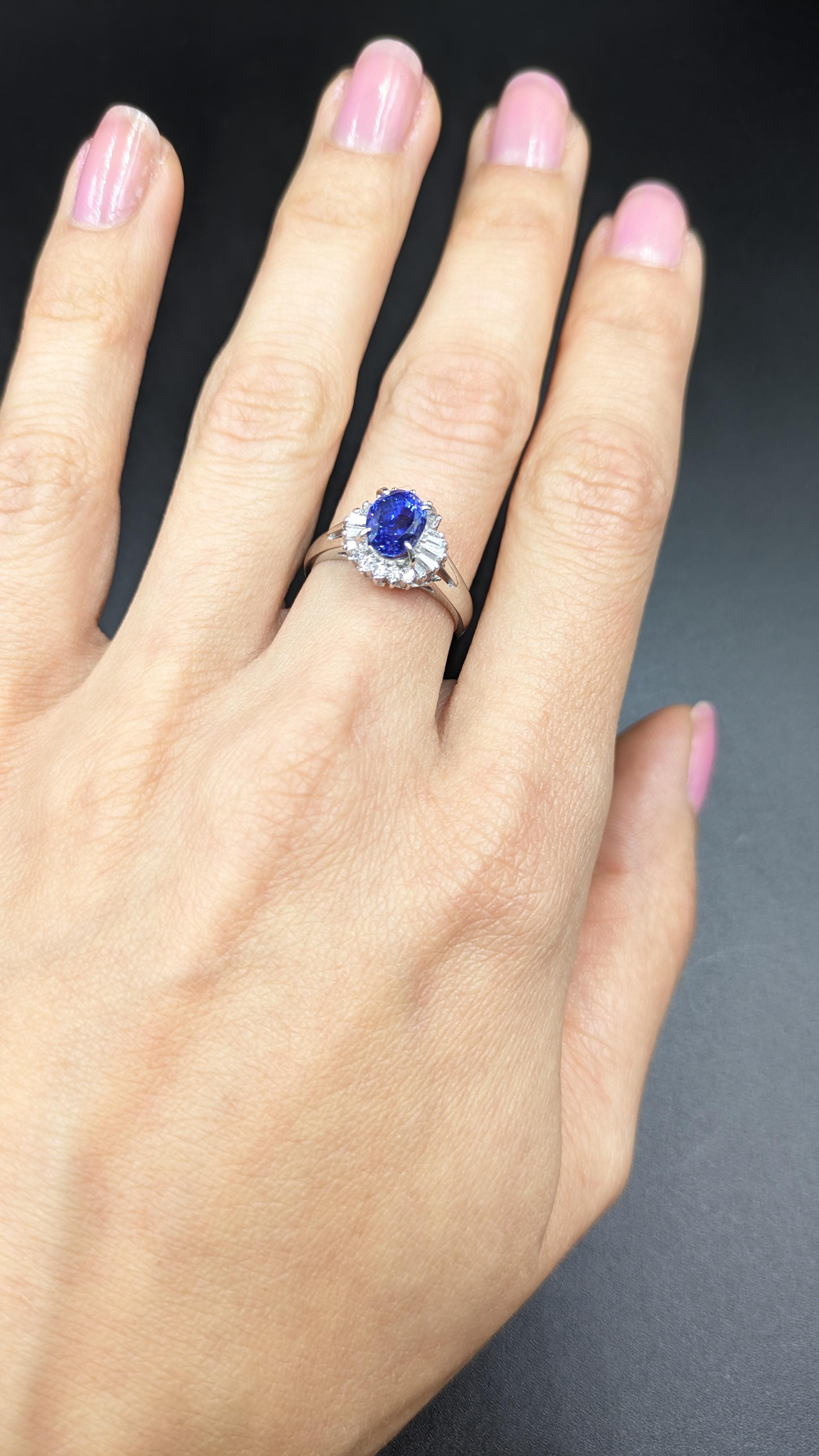 1.88 Carat Blue Sapphire Platinum Ring For Sale 1