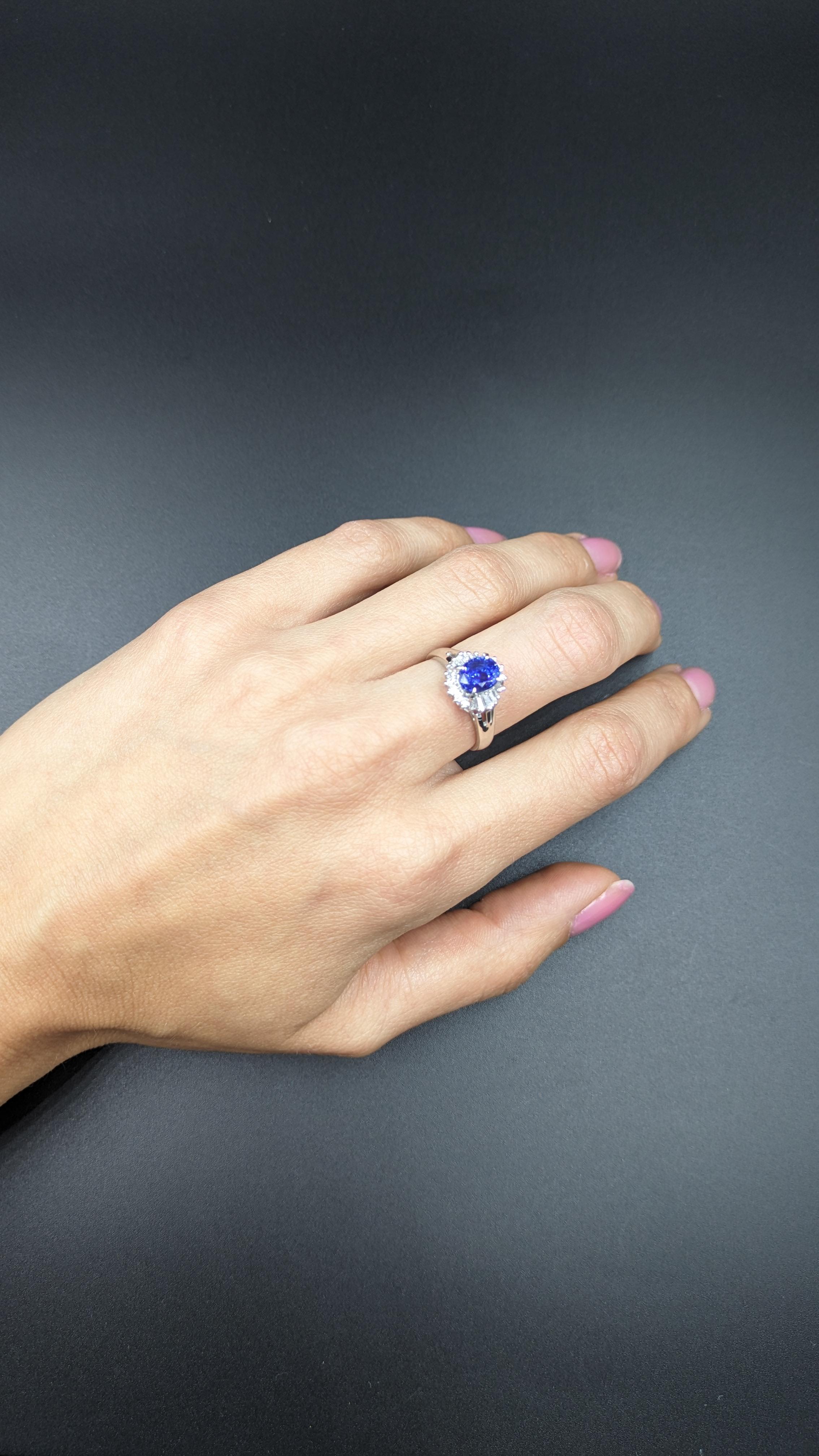 1.88 Carat Blue Sapphire Platinum Ring For Sale 3