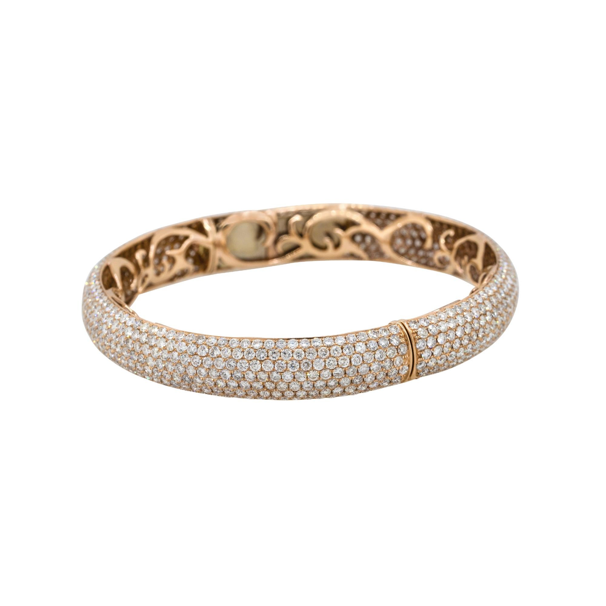 Taglio rotondo Bracciale con pavé di diamanti da 18,8 carati 18 carati in stock