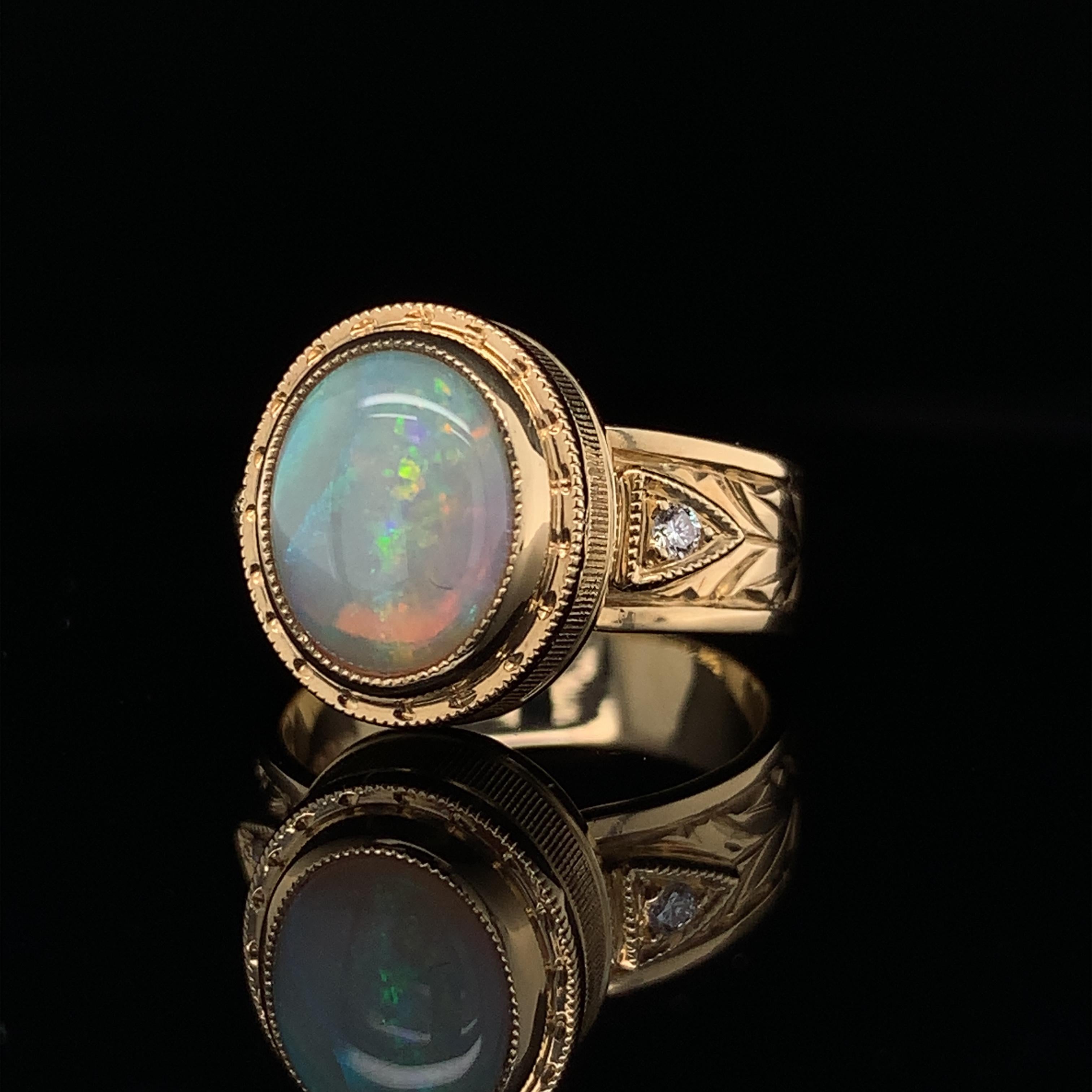 1.88 Carat Lightening Ridge Opal and Diamond Band Ring in 18k Yellow Gold In New Condition For Sale In Los Angeles, CA