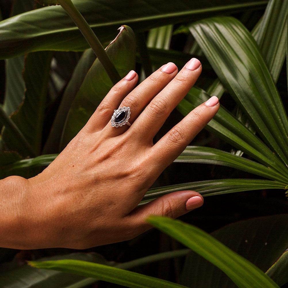 1,88 Karat Marquise Saphir und 0,76 Karat Diamant 18 Karat Weißgold Ring Damen