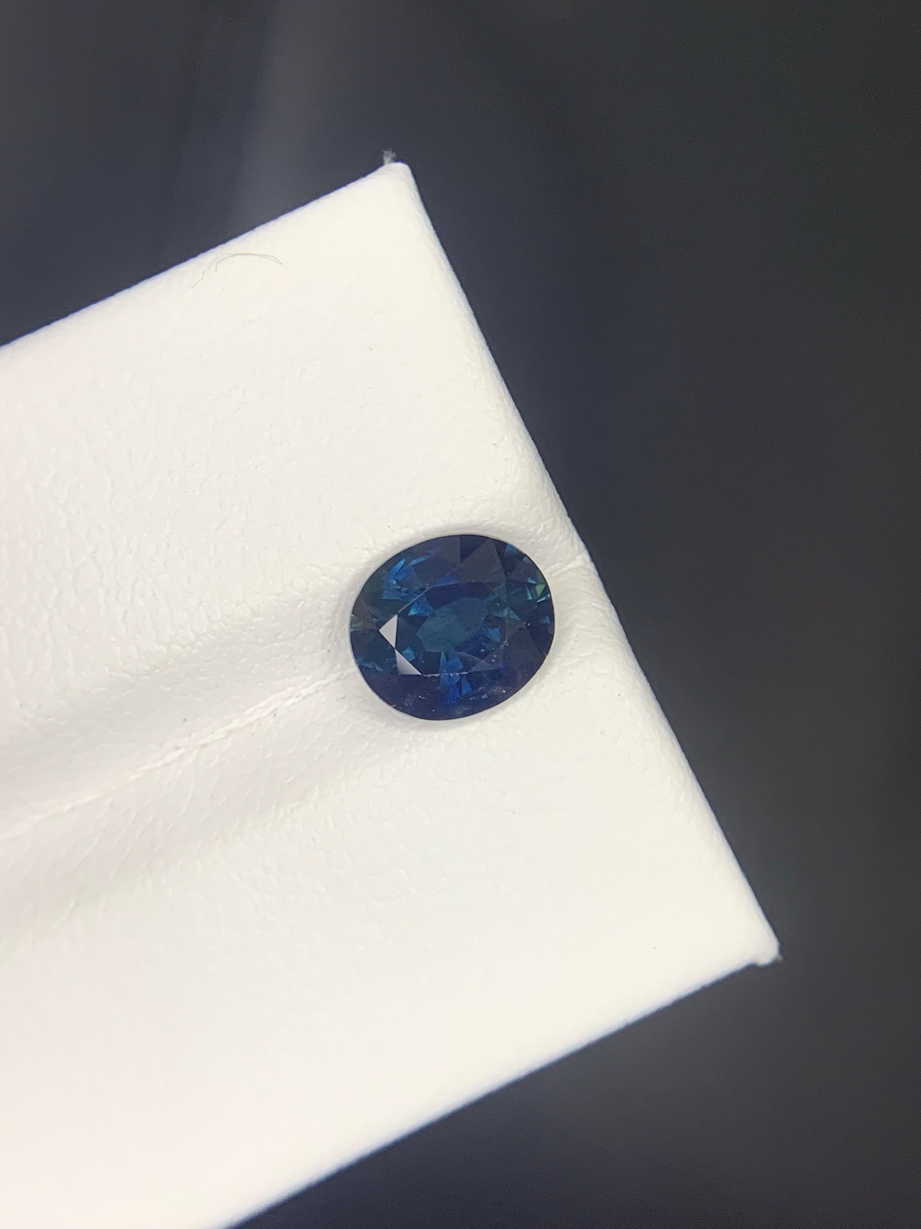 1,88 quilates de zafiro natural suelto con forma oval de Madagascar Artes y manualidades en venta
