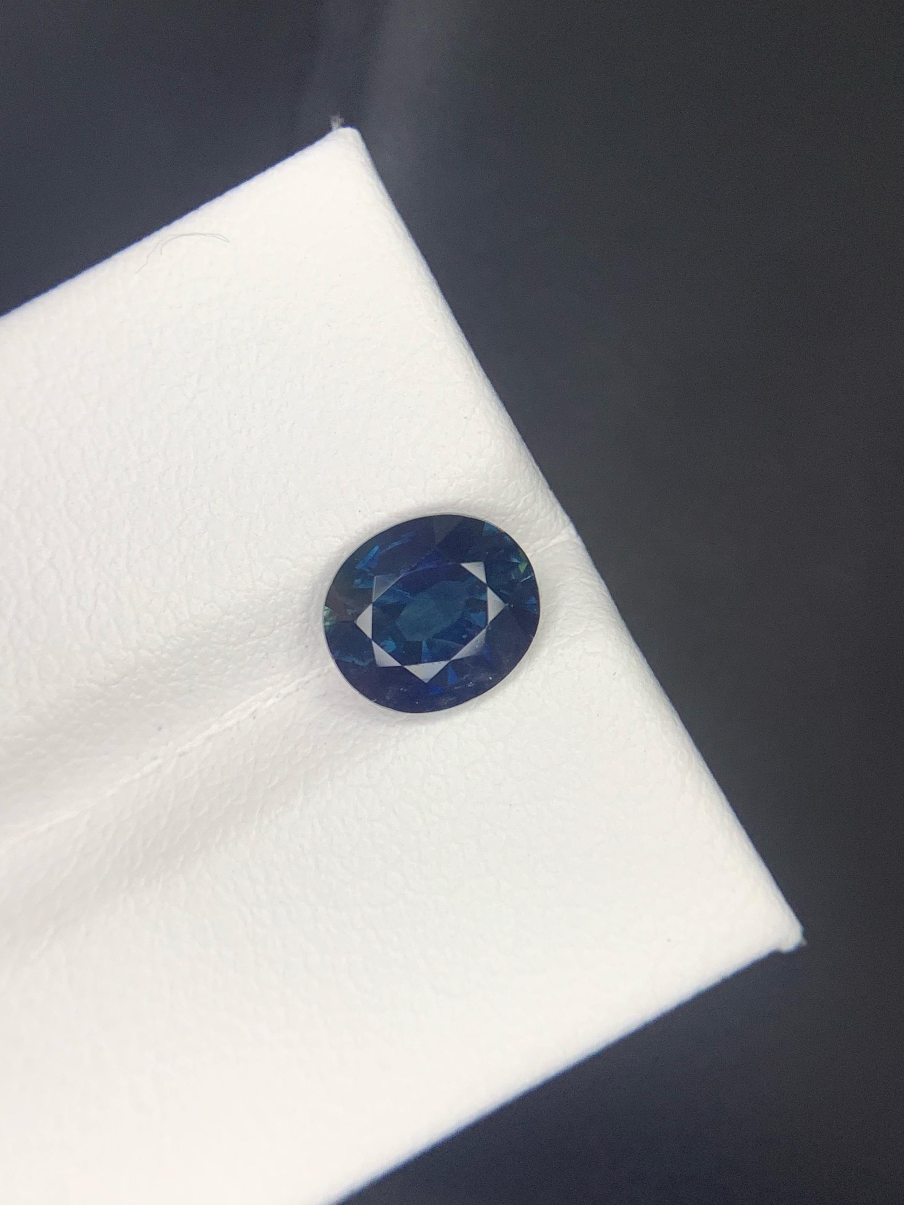 1,88 quilates de zafiro natural suelto con forma oval de Madagascar en venta 2