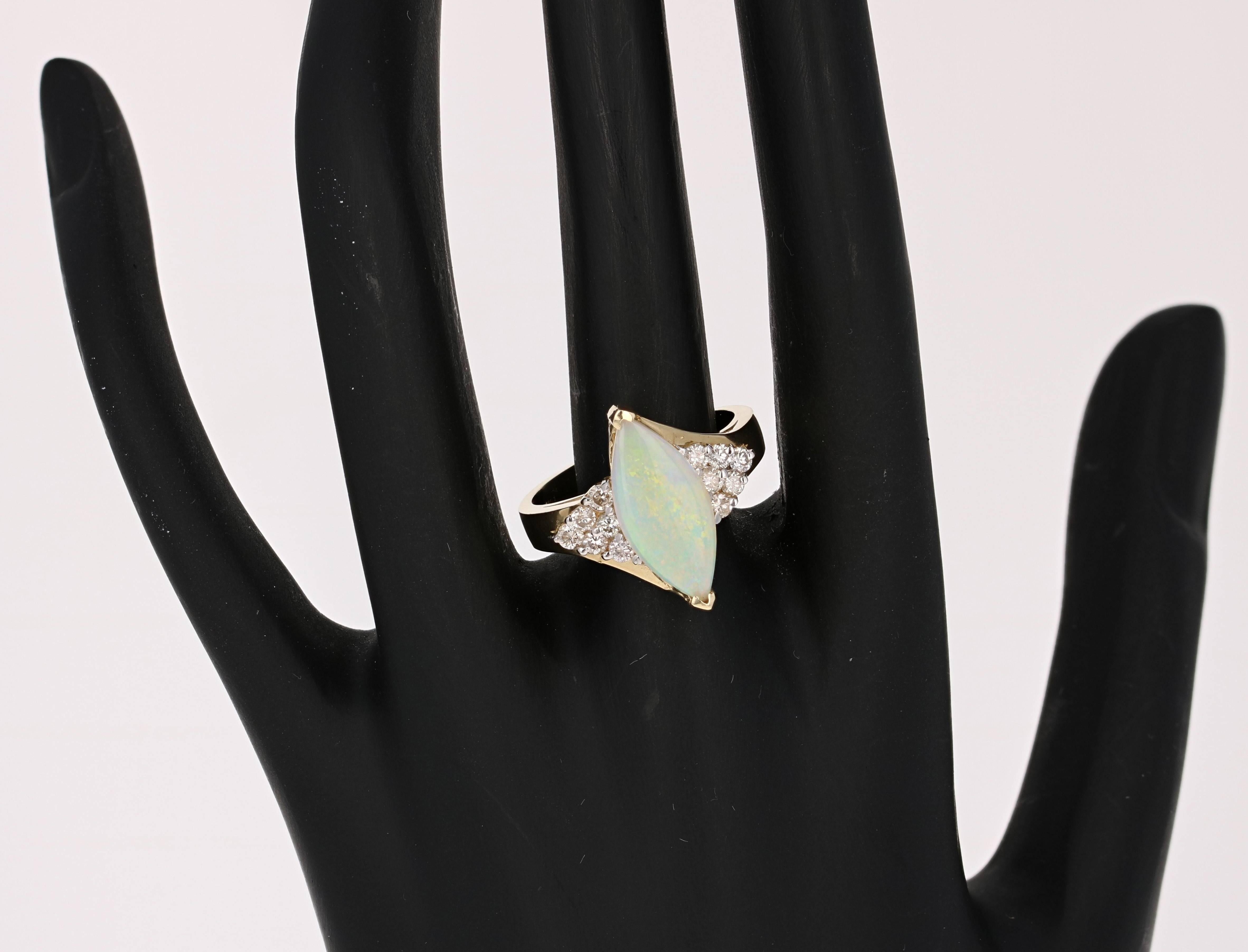 1,88 Karat Opal Diamant 14 Karat Gelbgold Ring (Marquiseschliff)