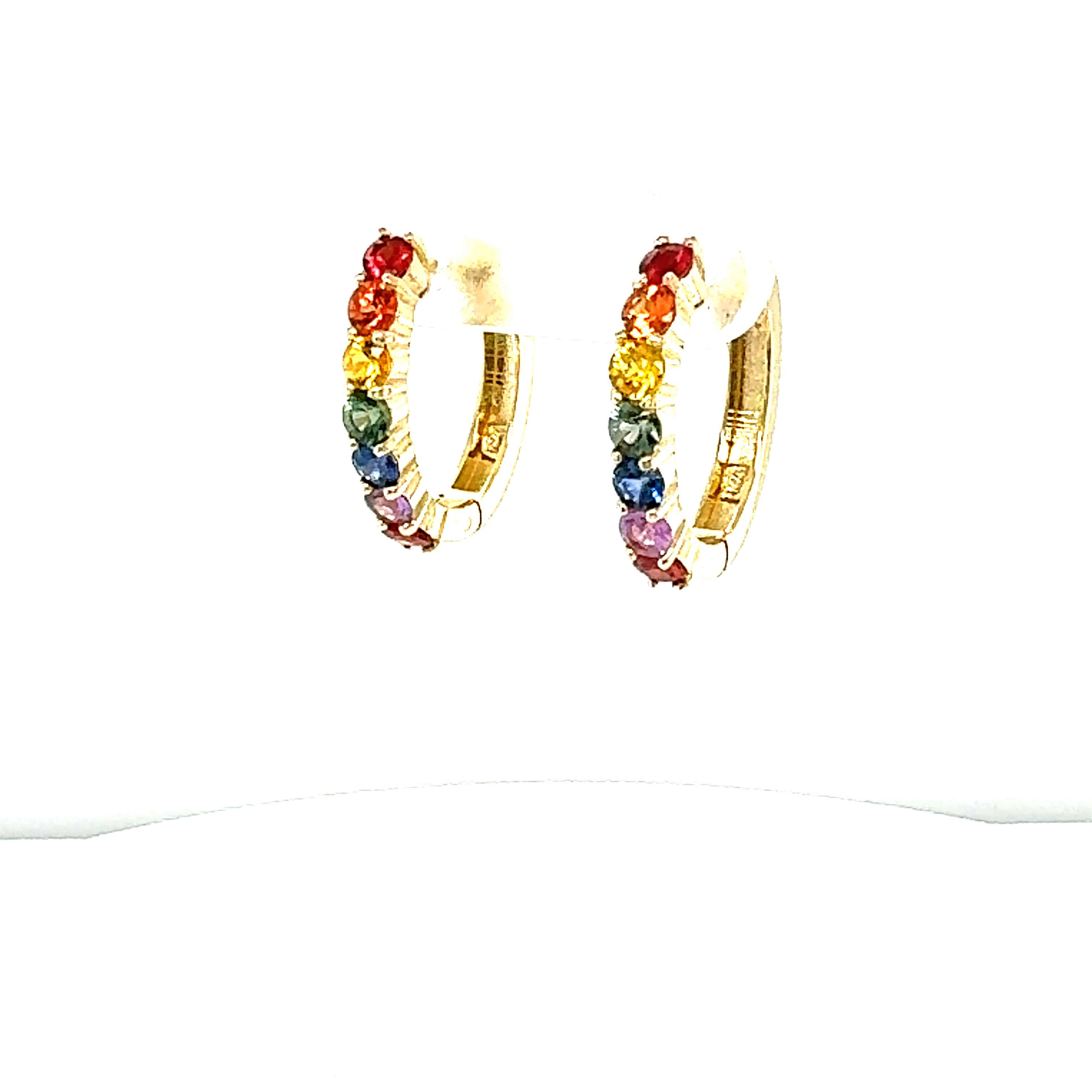 1.88 Carat Rainbow Sapphire Yellow Gold Hoop Earrings In New Condition For Sale In Los Angeles, CA