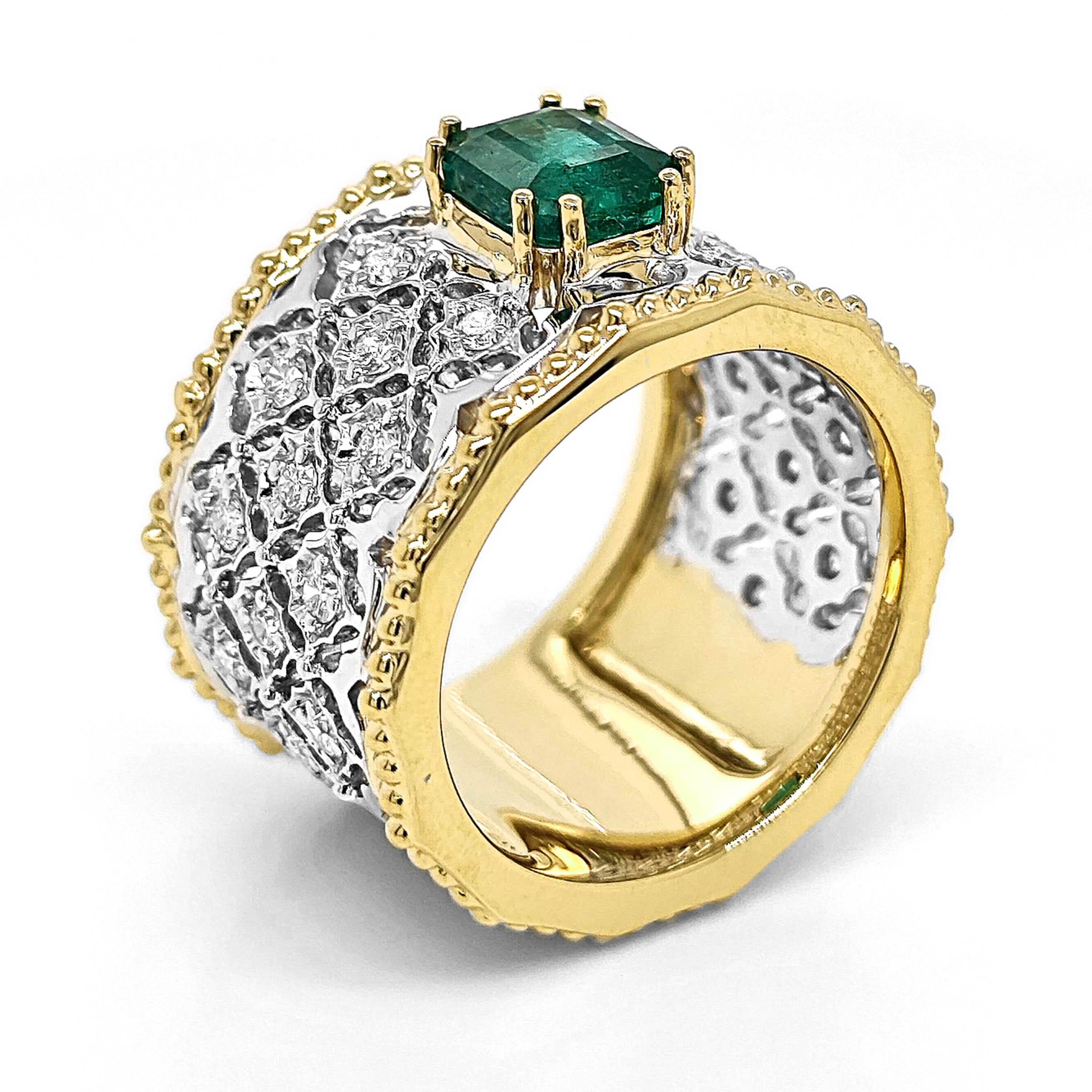 Taille mixte Bague jonc en or jaune et blanc avec émeraude et diamants de 1,88 carat en vente