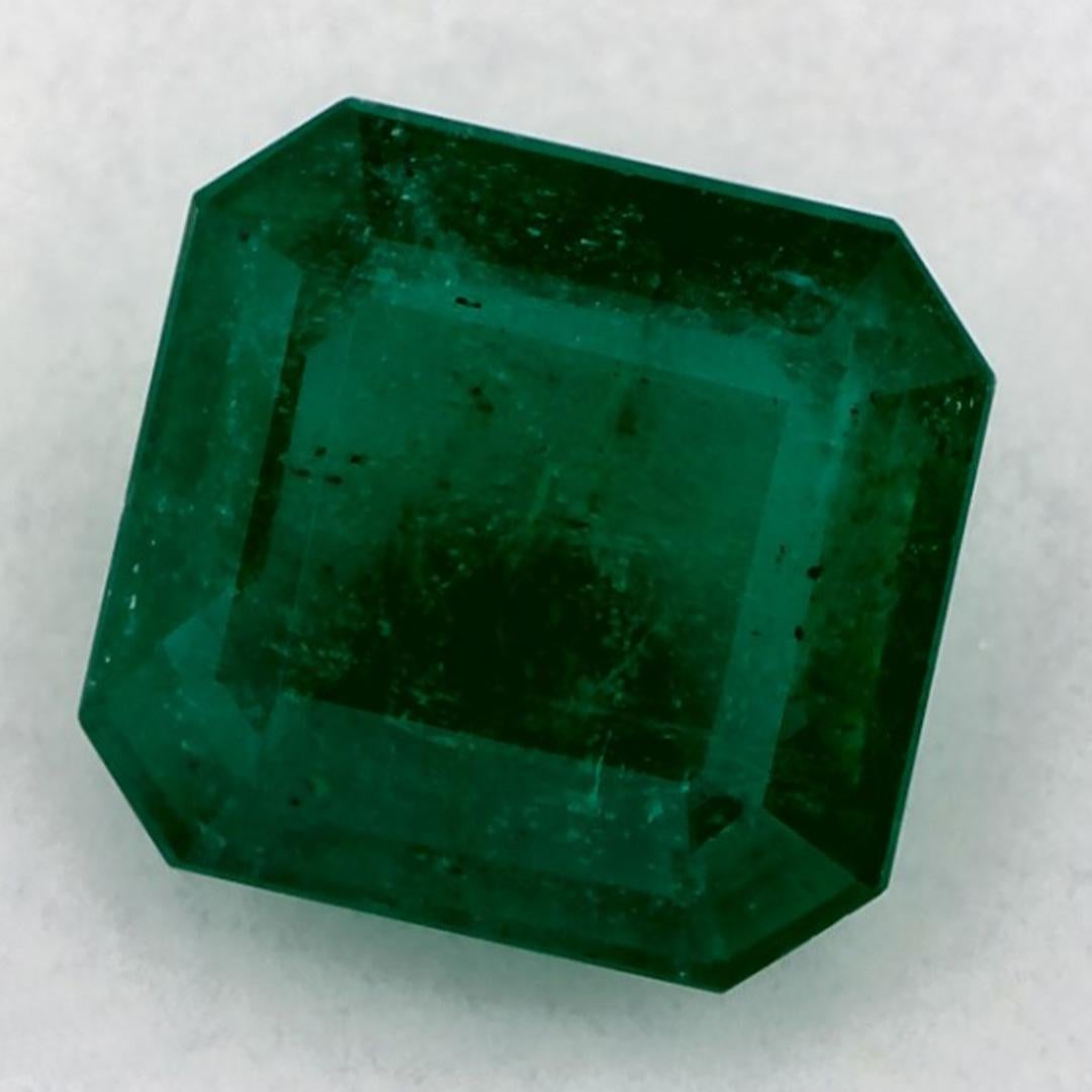 Con un vibrante tono verde, la piedra de nacimiento de mayo es un símbolo del renovado crecimiento primaveral. 

Explora la vibrante colección de esmeraldas, rubíes y zafiros de nuestra tienda, disponibles como gemas sueltas y combinadas con nuestra