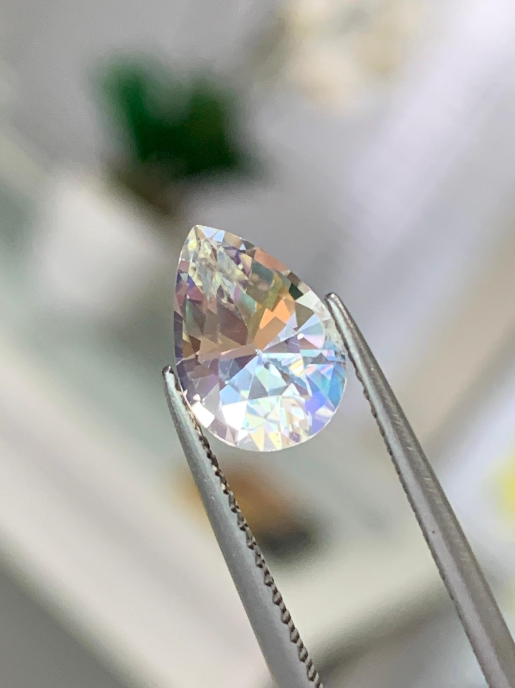 Magnifique arc-en-ciel en pierre de lune Feldspar naturelle de qualité supérieure certifiée de Birmanie de 1,88 carat en vente 2