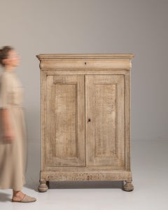 1880–1889 Frankreich: Barwagen aus Nussbaumholz mit Glasregalen in sattem Nussbraun