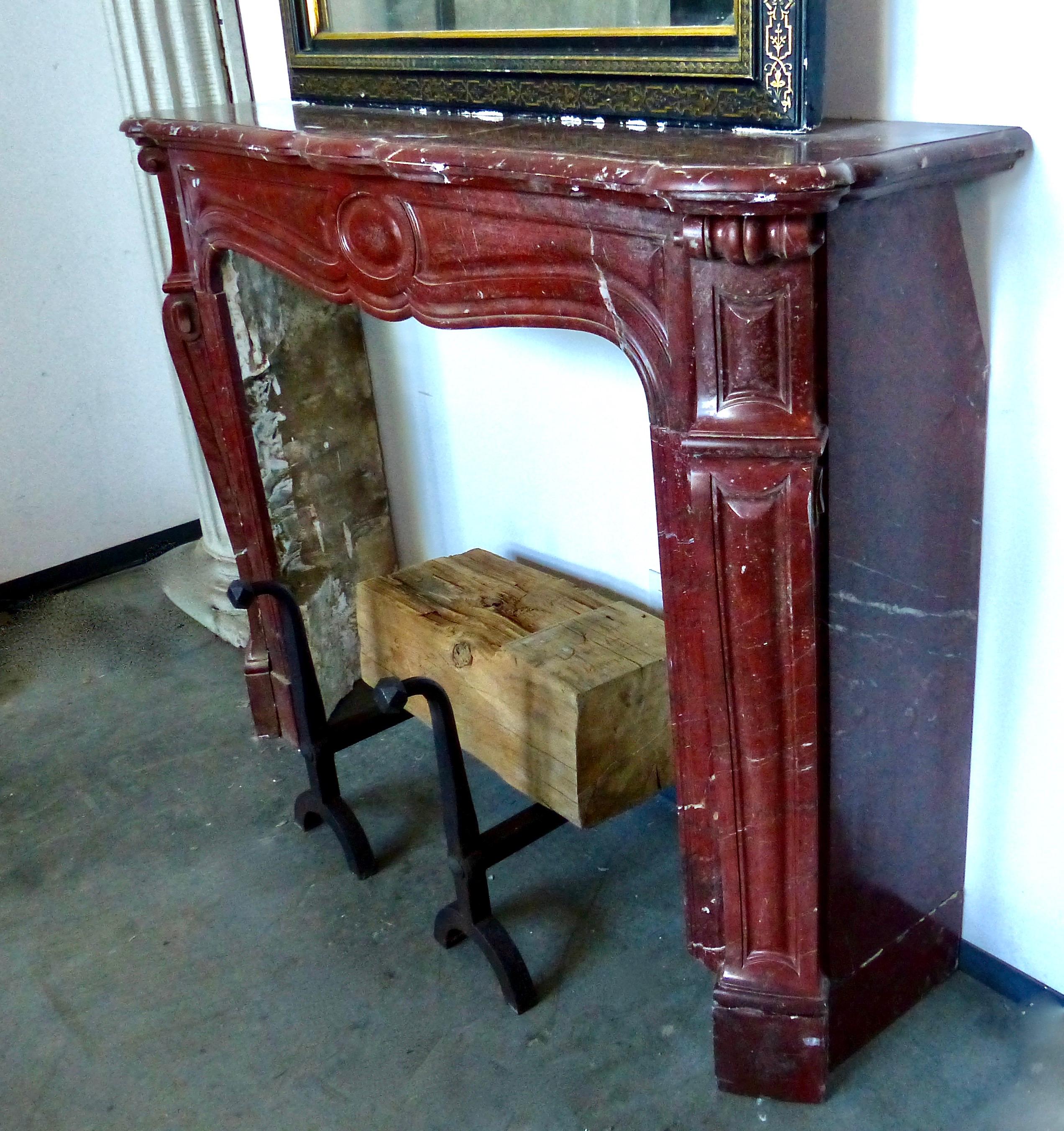 1880-1890 French ‘Rouge de Rance' Fireplace Surround Mantel In Good Condition For Sale In Surrey, BC