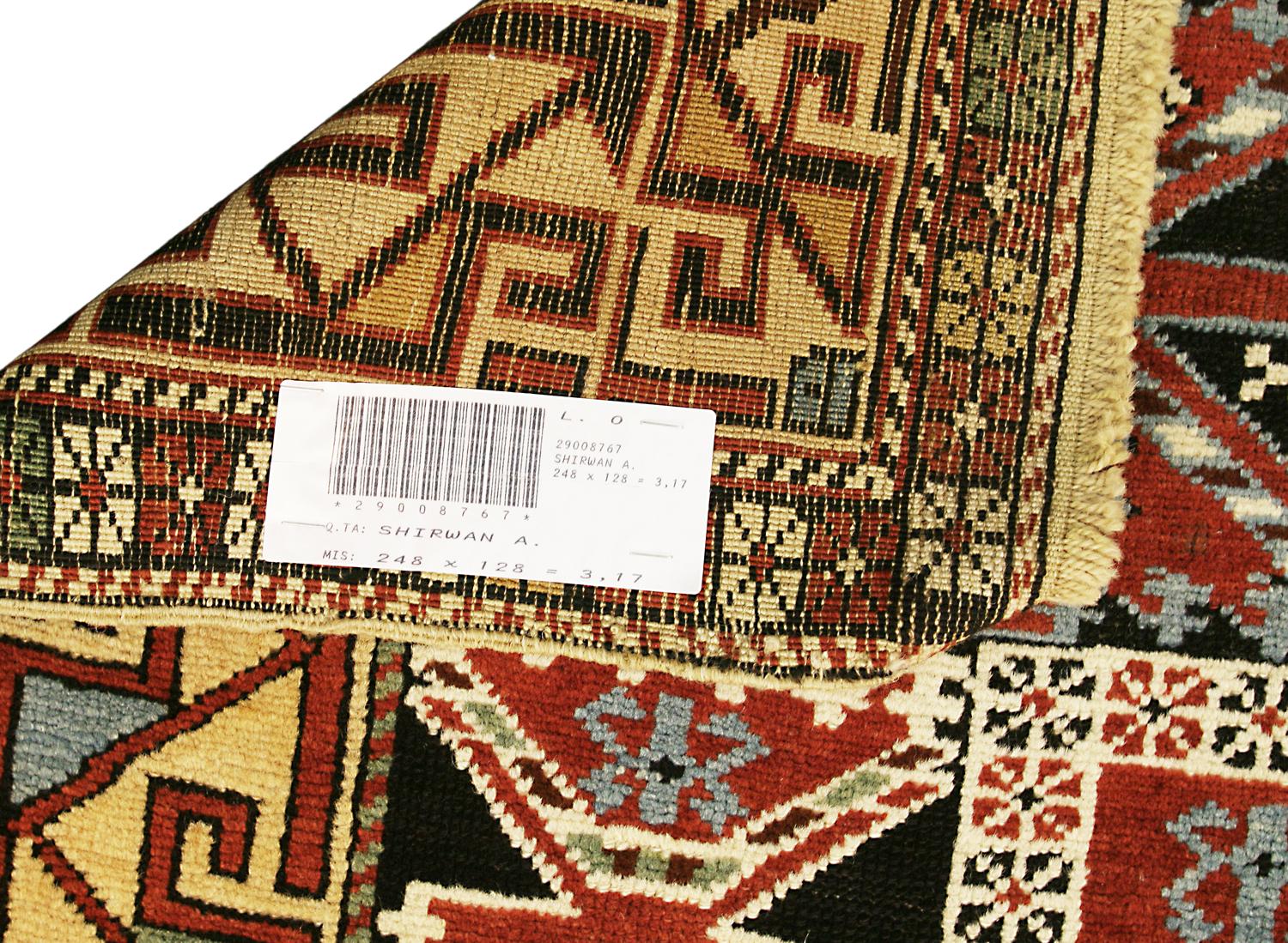 Feiner antiker kaukasischer Schirwan-Teppich aus rostfarbener und blauer Wolle von 1880 bis 1900 (Handgeknüpft) im Angebot