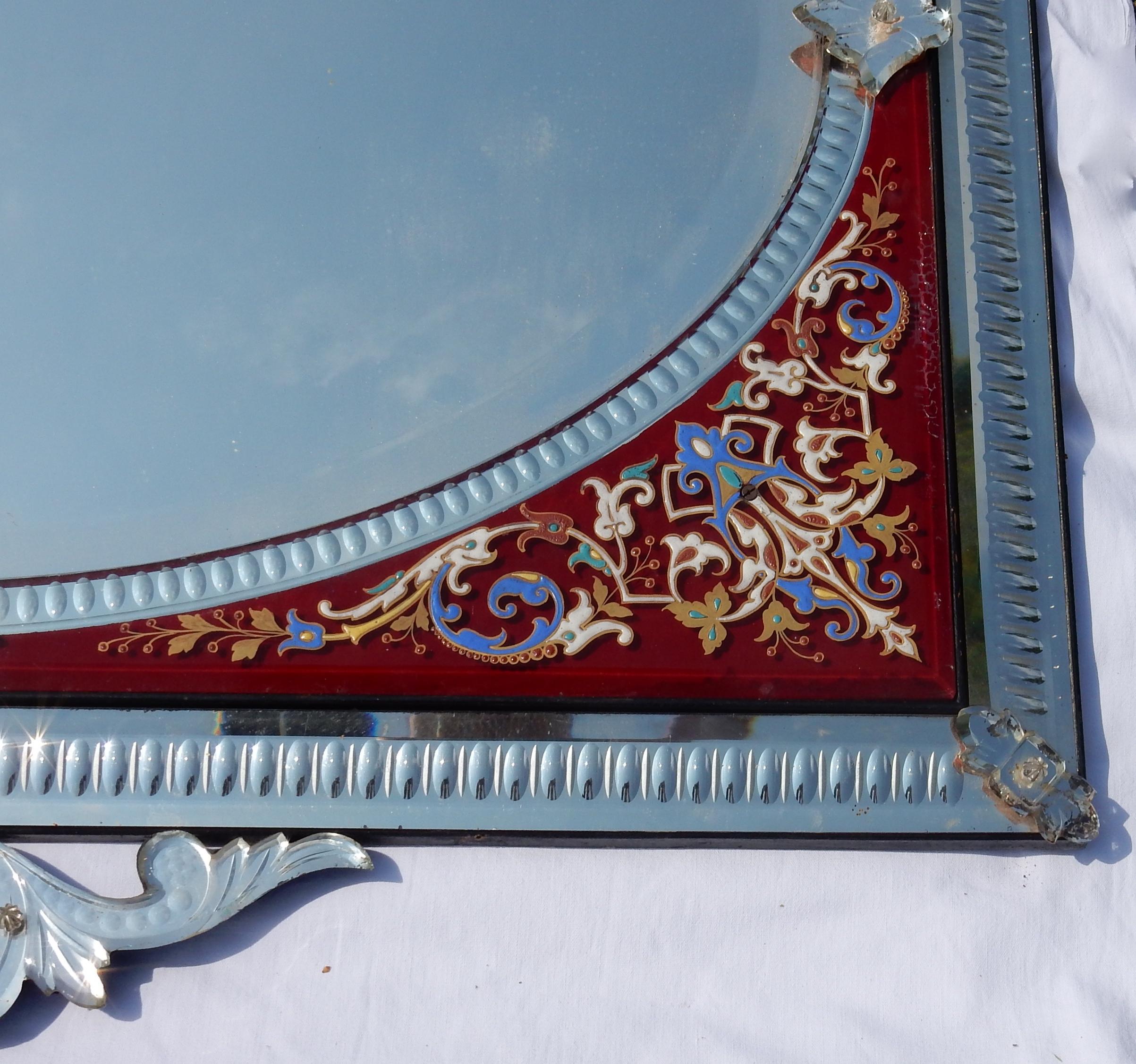 1880-1900 Venitian Mirror with Pediment - Red Color Glass Adorned with Flowers  In Good Condition For Sale In Paris, FR