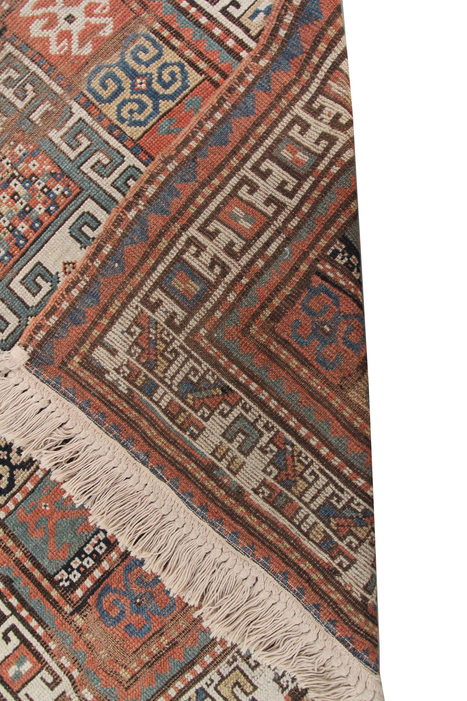 Antiker kaukasischer Teppich, antiker kaukasischer Kazak-Teppich, geometrisch, 1880 im Zustand „Gut“ im Angebot in New York, NY
