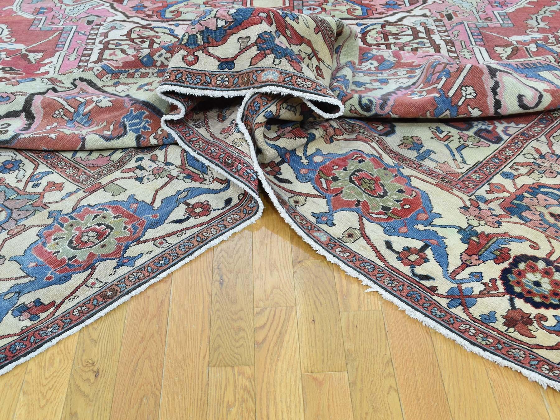 1880 Antique Hand Knotted Persian Serapi Rug Red/Ivory For Sale 2