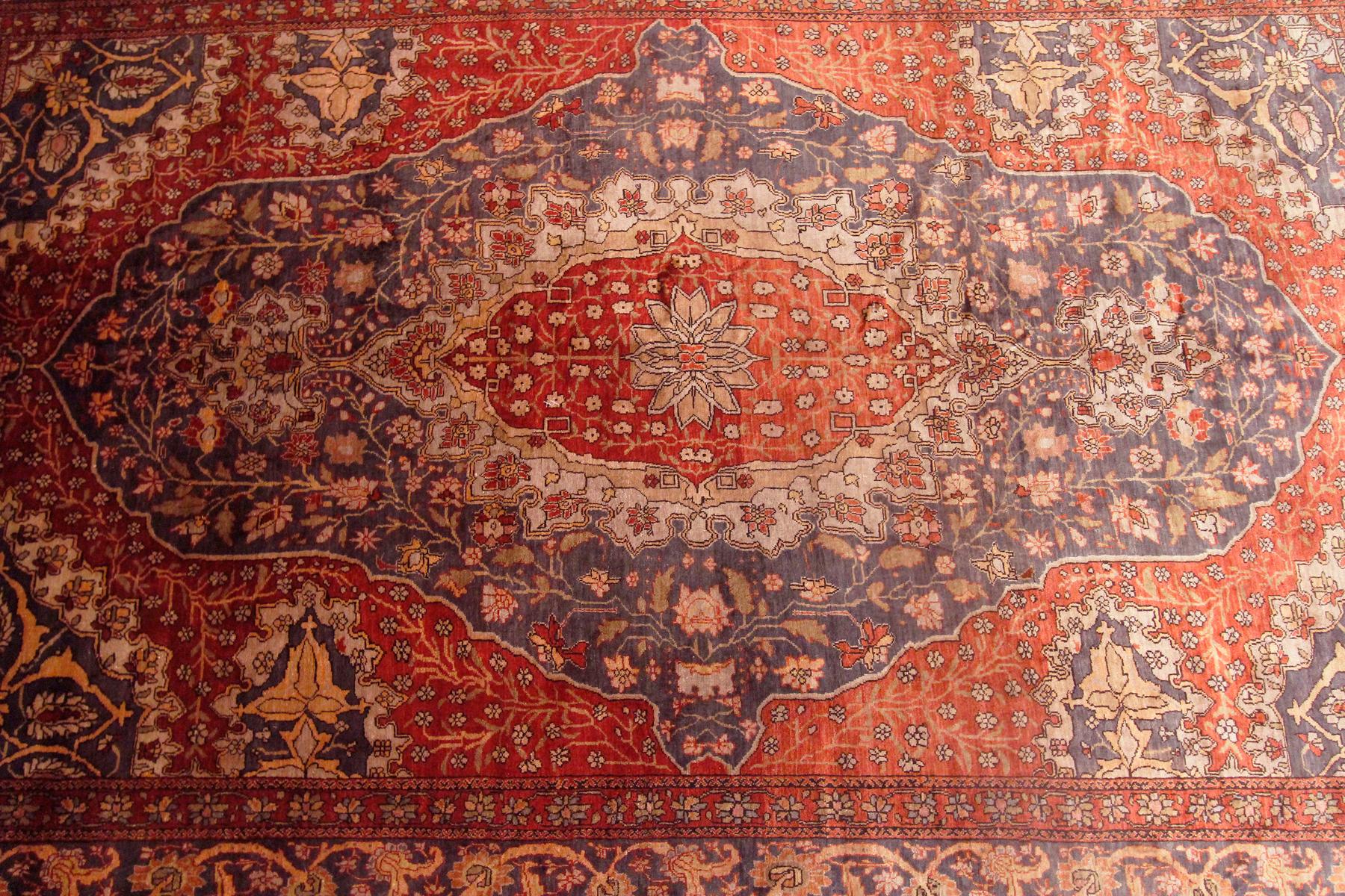 1880 Antique Silk Mohtasham Rug Fine Persian Mohtasham Rug 100% Silk In Excellent Condition For Sale In New York, NY