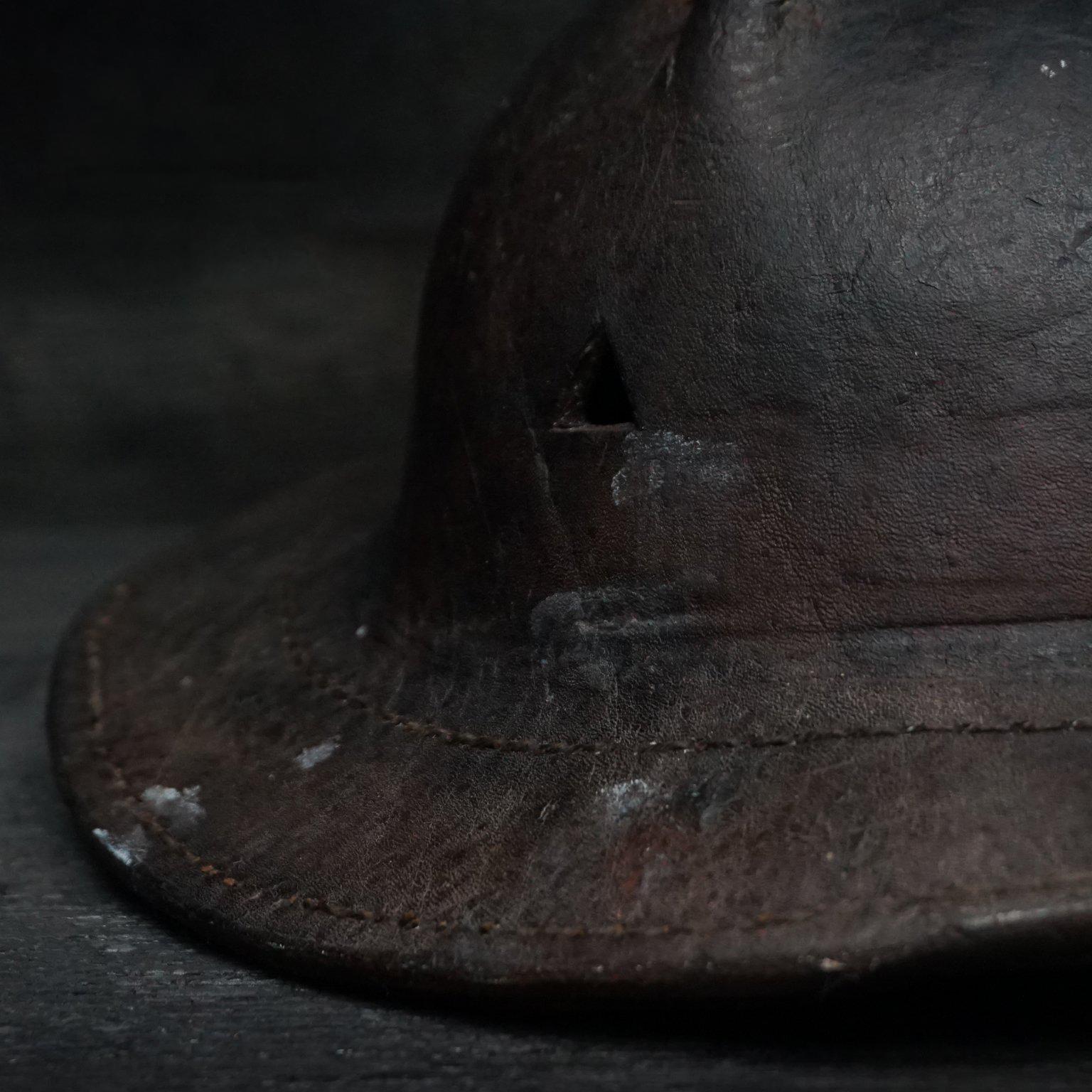 1880 Belgian Leather Miners Hat In Good Condition For Sale In Haarlem, NL