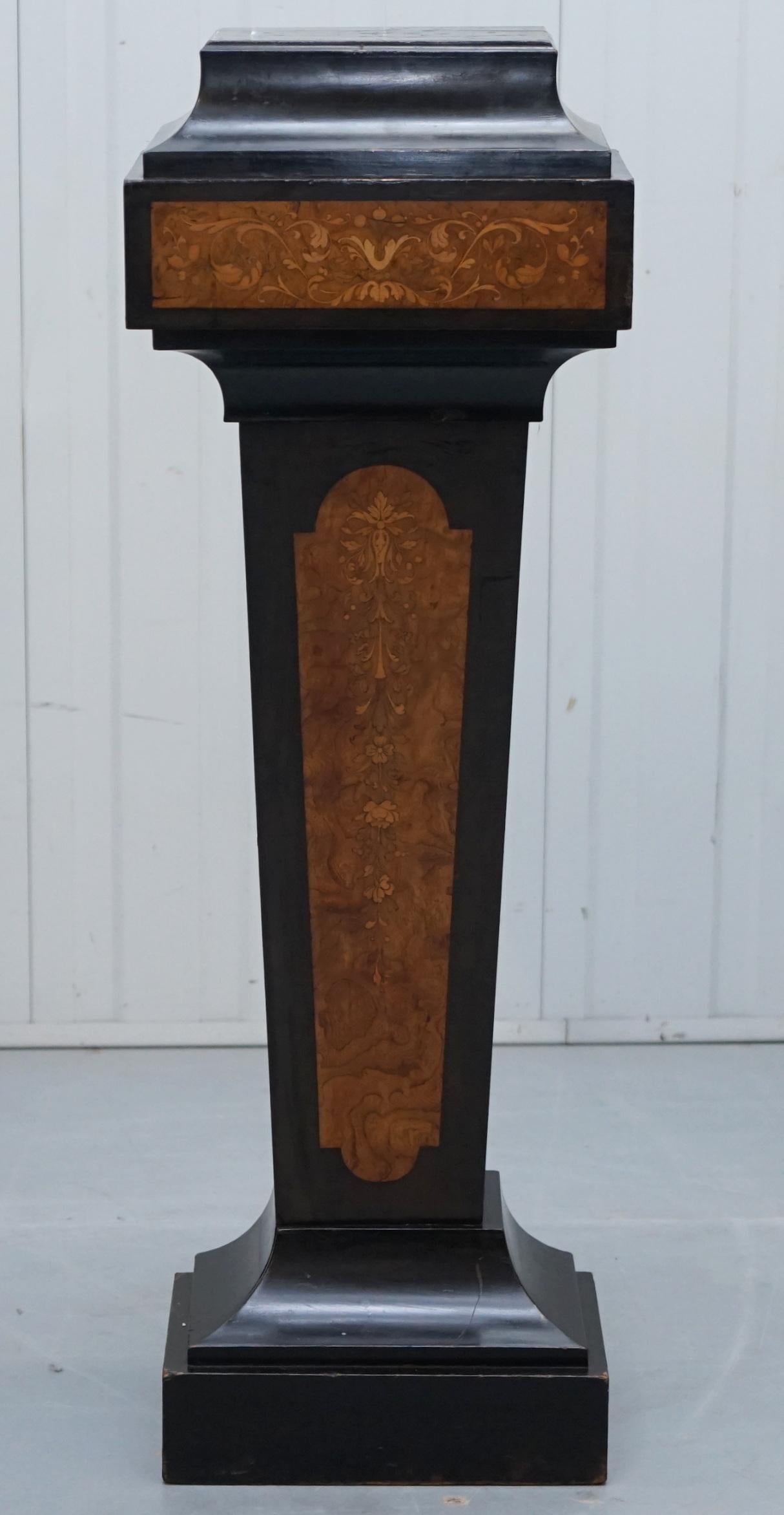 We are delighted to offer for sale this stunning Victorian circa 1880 ebonised Jardinière stand for a sculpture with burr walnut paneling and Marquetry inlay 

A good looking and decorative piece, the inlay is to a very high standard, the ebonised