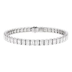 Bracelet en platine 18 carats avec diamant taille émeraude