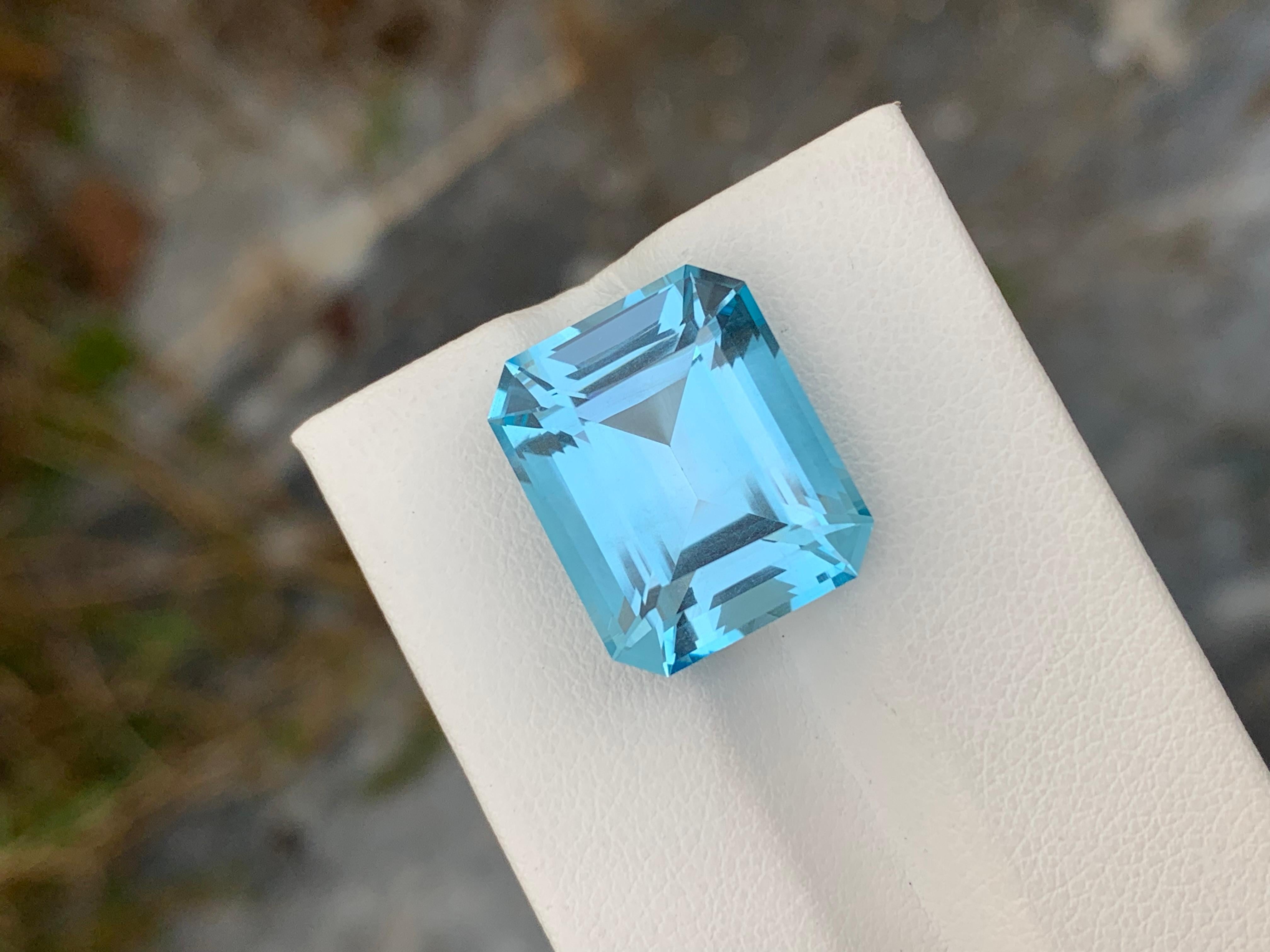 Emerald Cut 18.80 Carat Gorgeous Blue Topaz Emerald Shape Gem For Necklace  For Sale