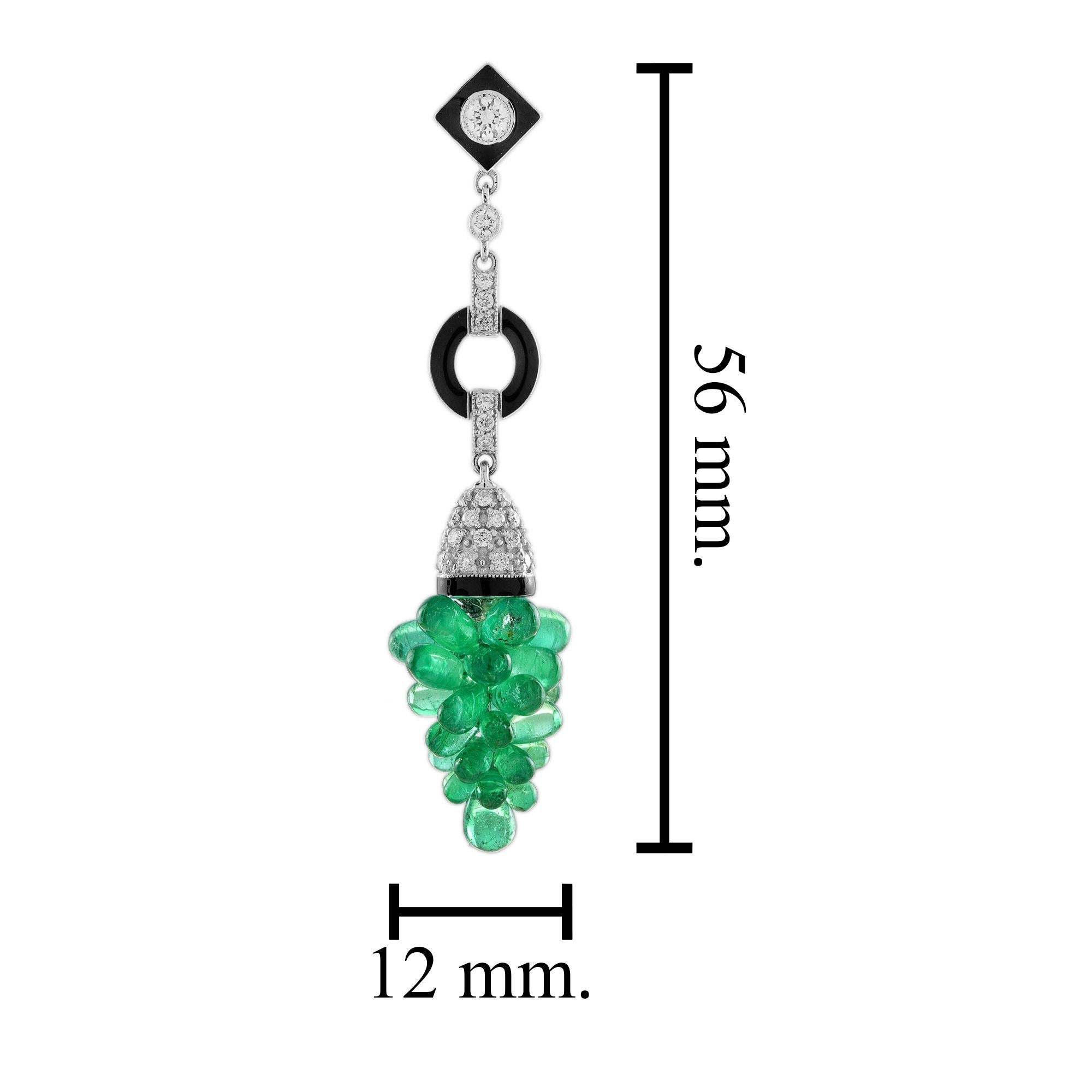 Taille ovale 18,80 Ct. Boucles d'oreilles en or blanc avec pendentifs en forme de grappe en émail, émeraude verte et diamant en vente