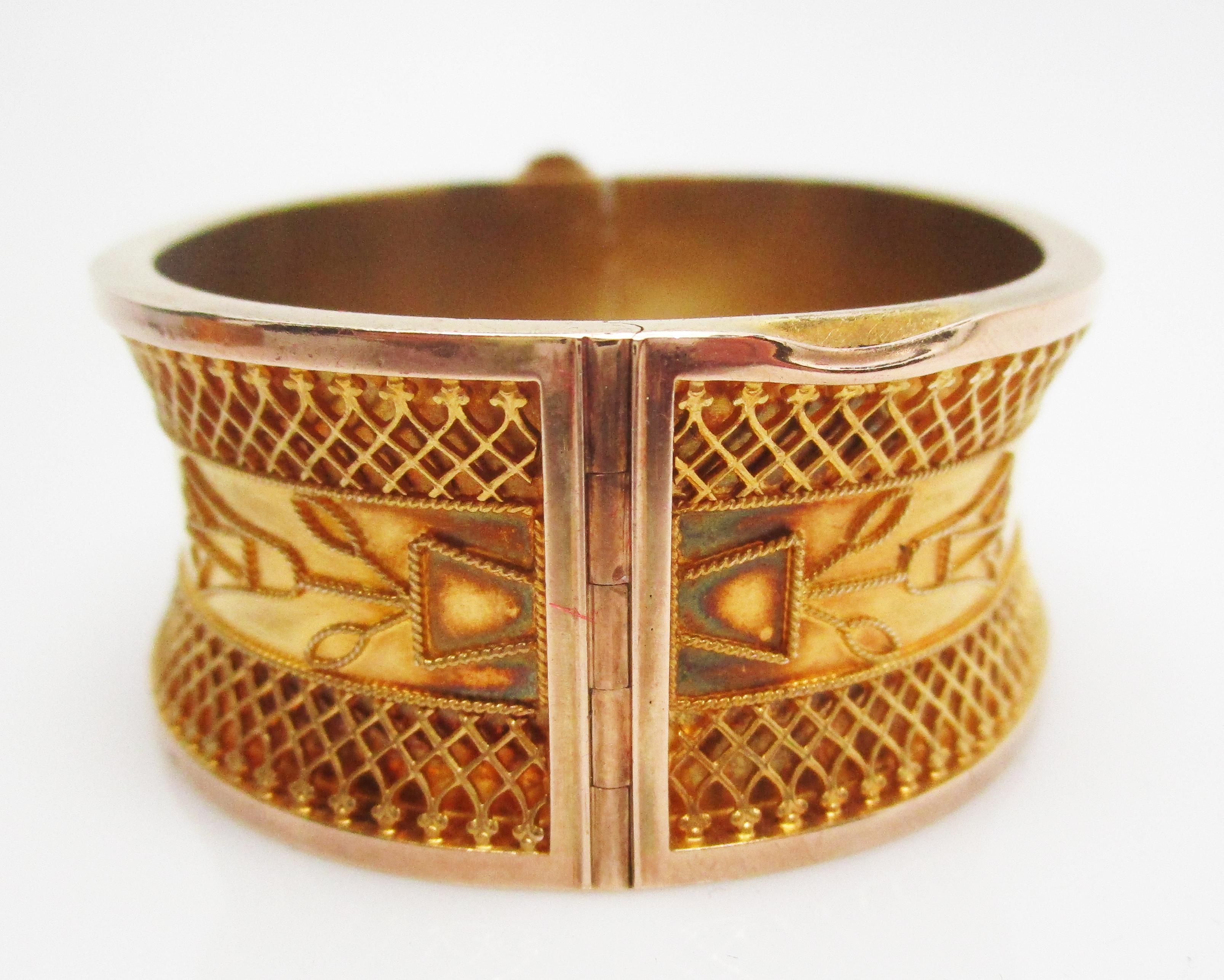 Etruscan Revival 1880 Etruscan 14 Karat Yellow Gold Milgrain Filigree Hinged Bangles