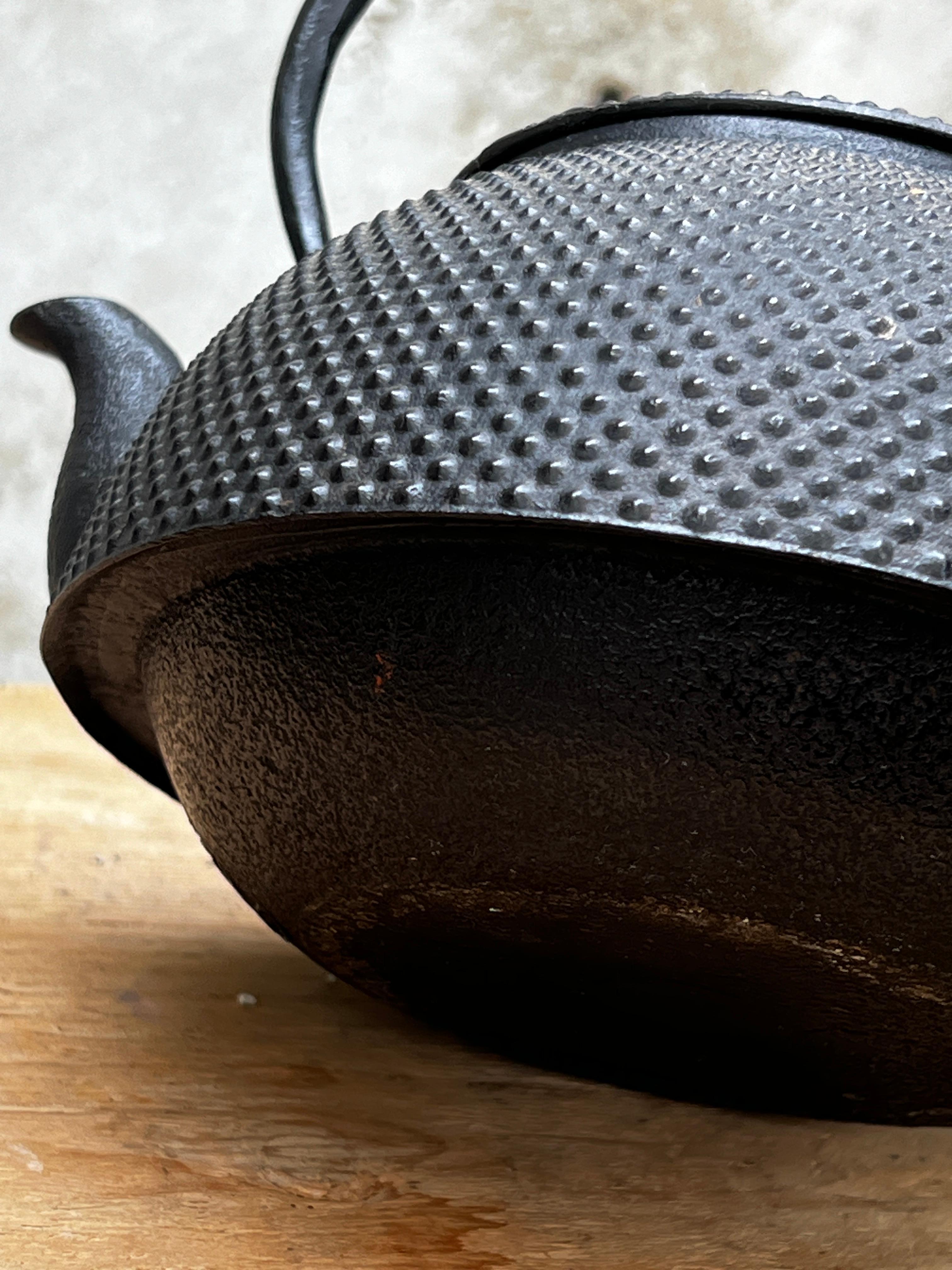 1880 Meiji Japanese Cast Iron Nambu Tekki Kettle 2