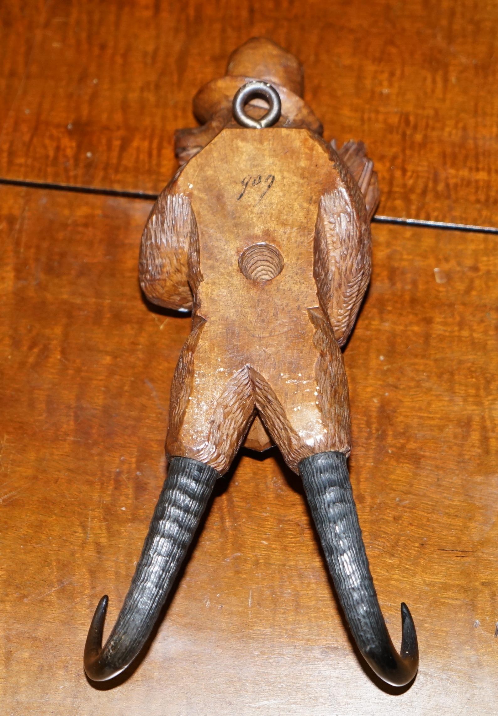 1880 Very Rare Medium Swiss Black Forest Bear with Hat Whip Hook Hand Carved 9