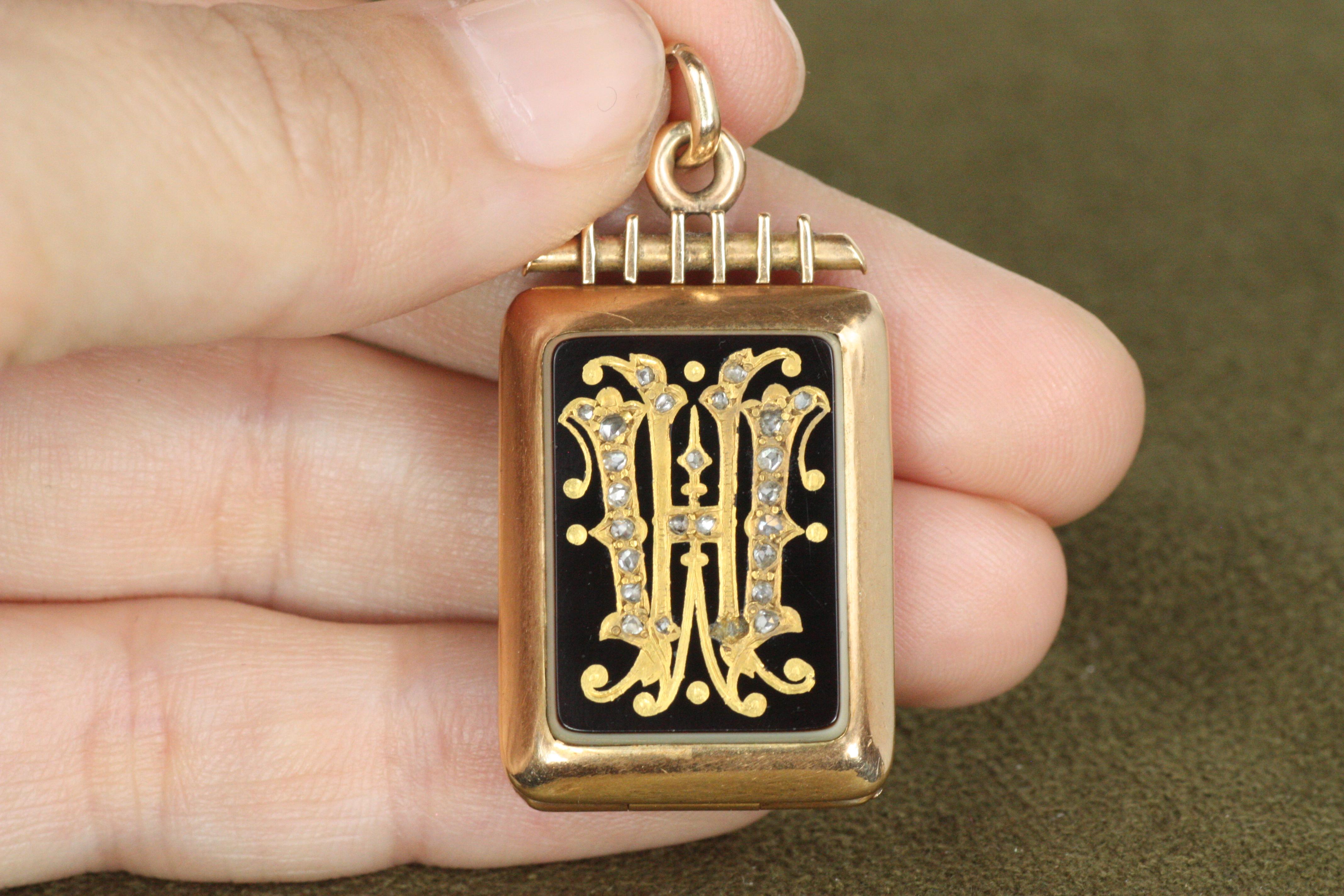 Taille rose Porte-montre en agate des années 1880 avec diamants taillés en rose en vente