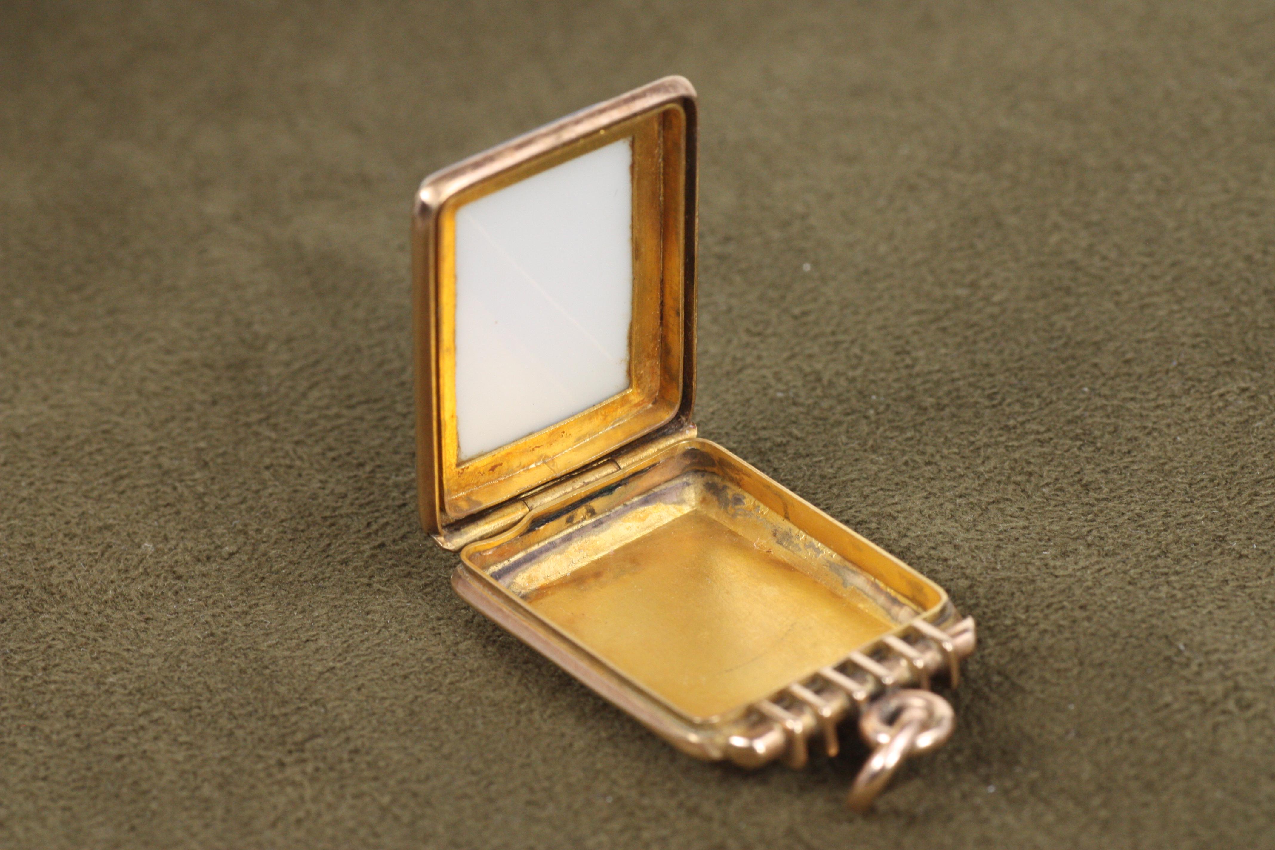 Porte-montre en agate des années 1880 avec diamants taillés en rose en vente 1