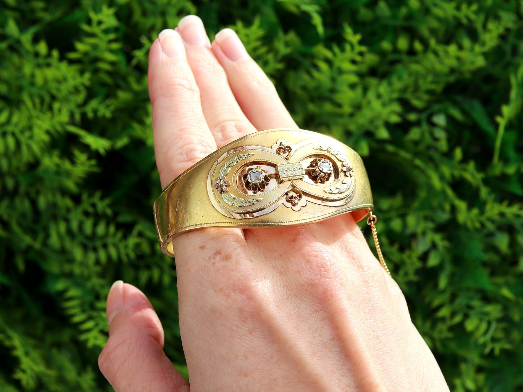 Un superbe, fin et impressionnant bracelet autrichien ancien en or jaune 14 carats et diamant de 0,30 carat, qui fait partie de nos diverses collections de bijoux anciens et de bijoux de succession.

Ce magnifique bracelet en diamants anciens a été