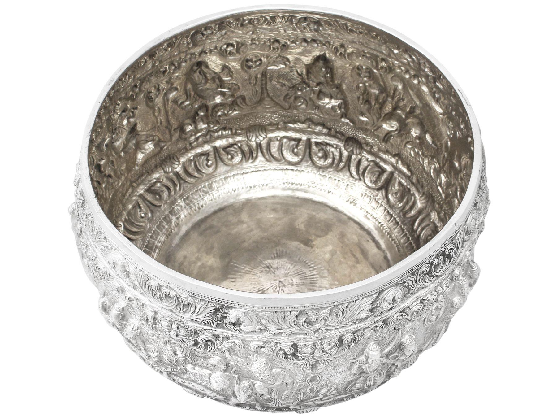 1880s Antique Burmese Silver Thabeik Bowl In Excellent Condition In Jesmond, Newcastle Upon Tyne