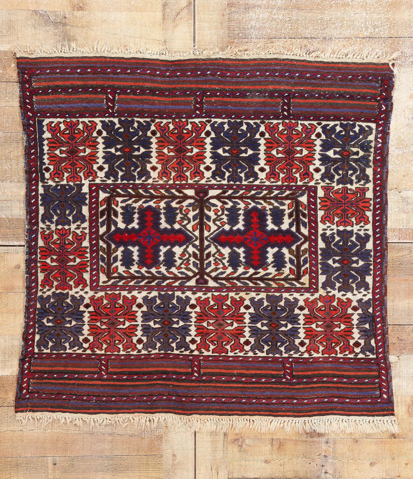 Tappeto Soumak caucasico antico del 1880, 03'11 x 03'11 in vendita 1