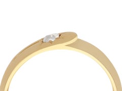 Antique Victorian 0.19Ct Diamond and 18k Yellow Gold Wedding Band
