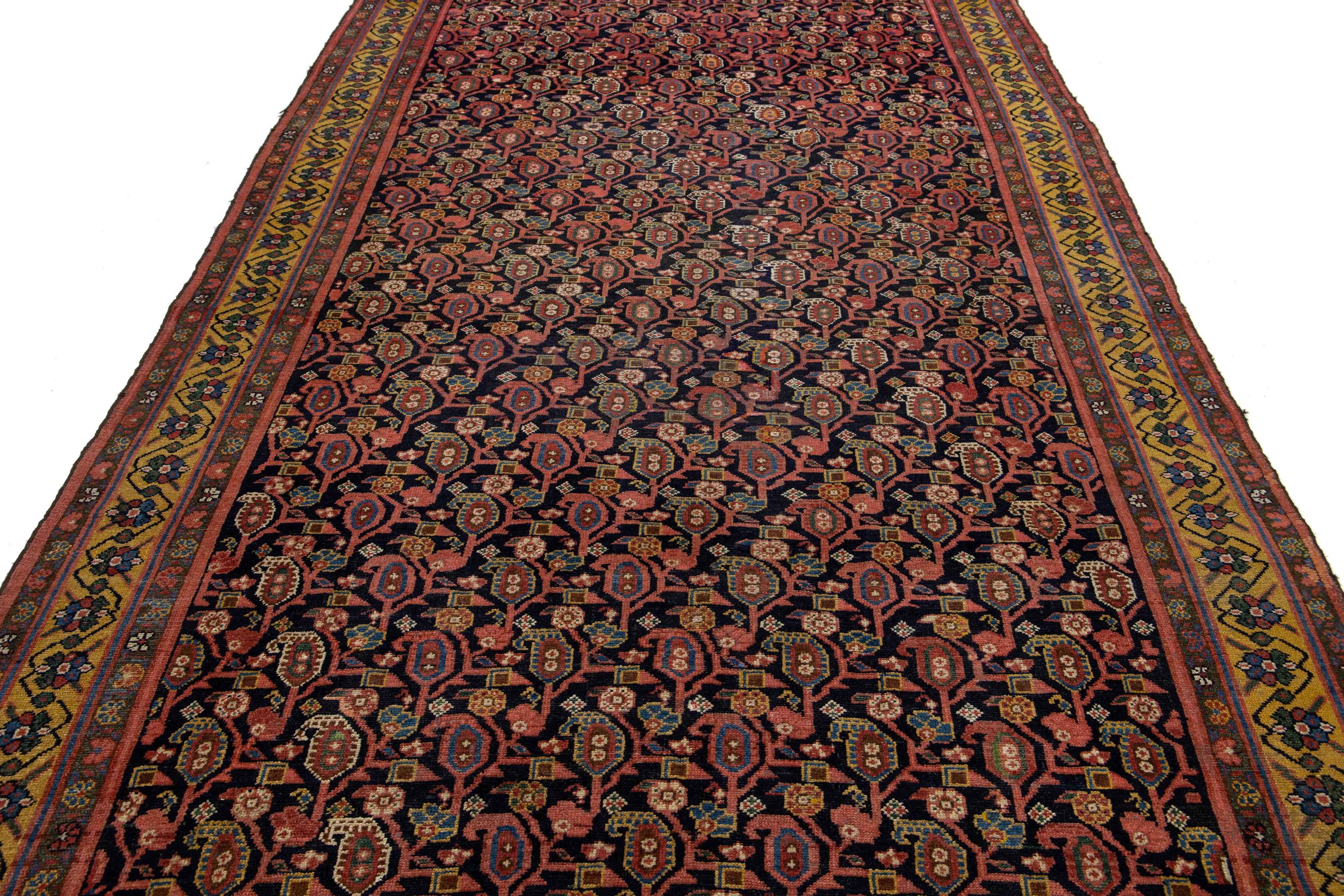 Tapis Malayer Gallery des années 1880, fait à la main en bleu avec motif allovern en vente 1