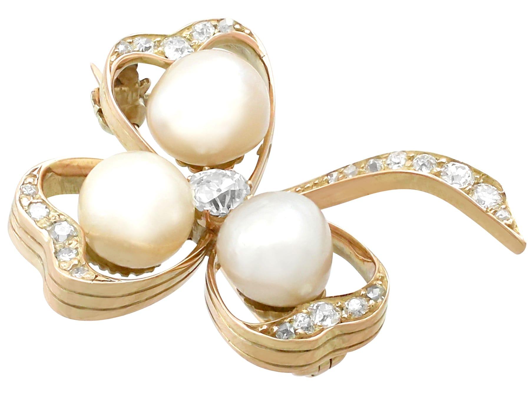 Taille vieille Europe Broche trèfle victorienne en or jaune avec perles et diamants de 1,05 carat en vente