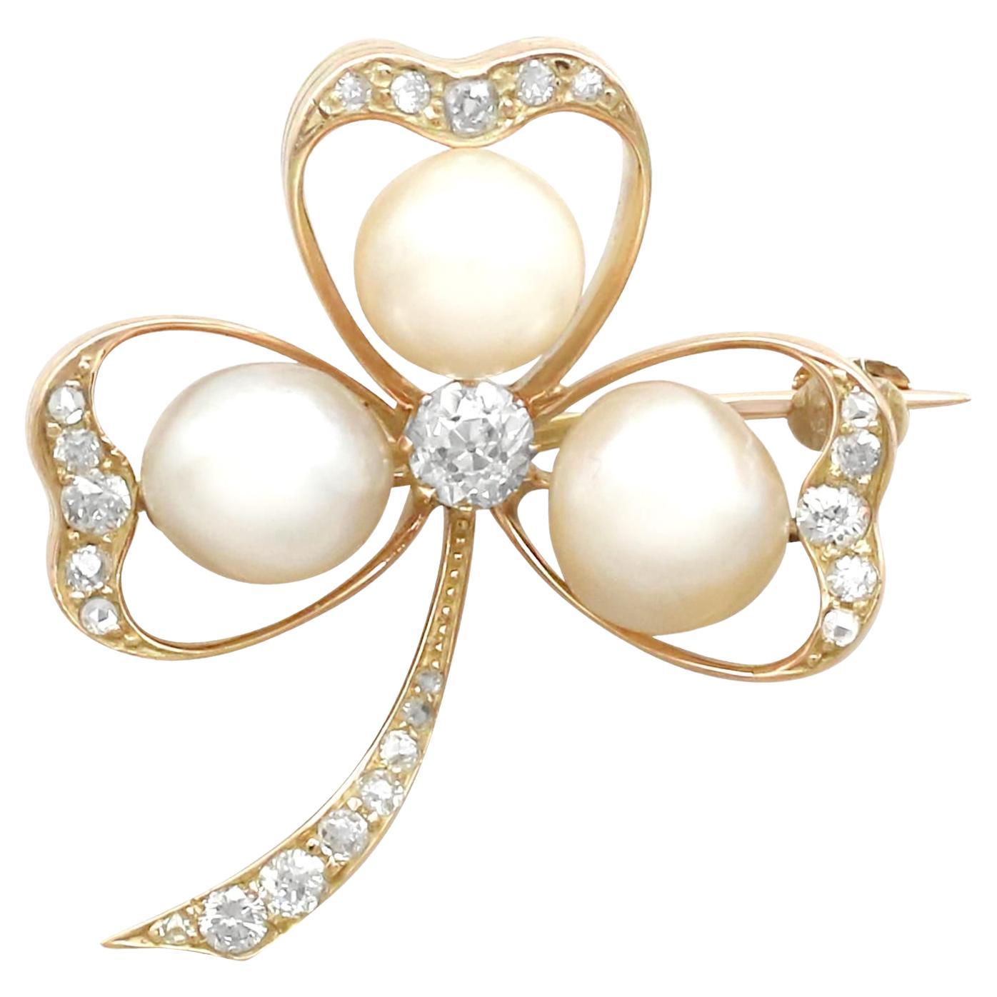 Broche trèfle victorienne en or jaune avec perles et diamants de 1,05 carat en vente