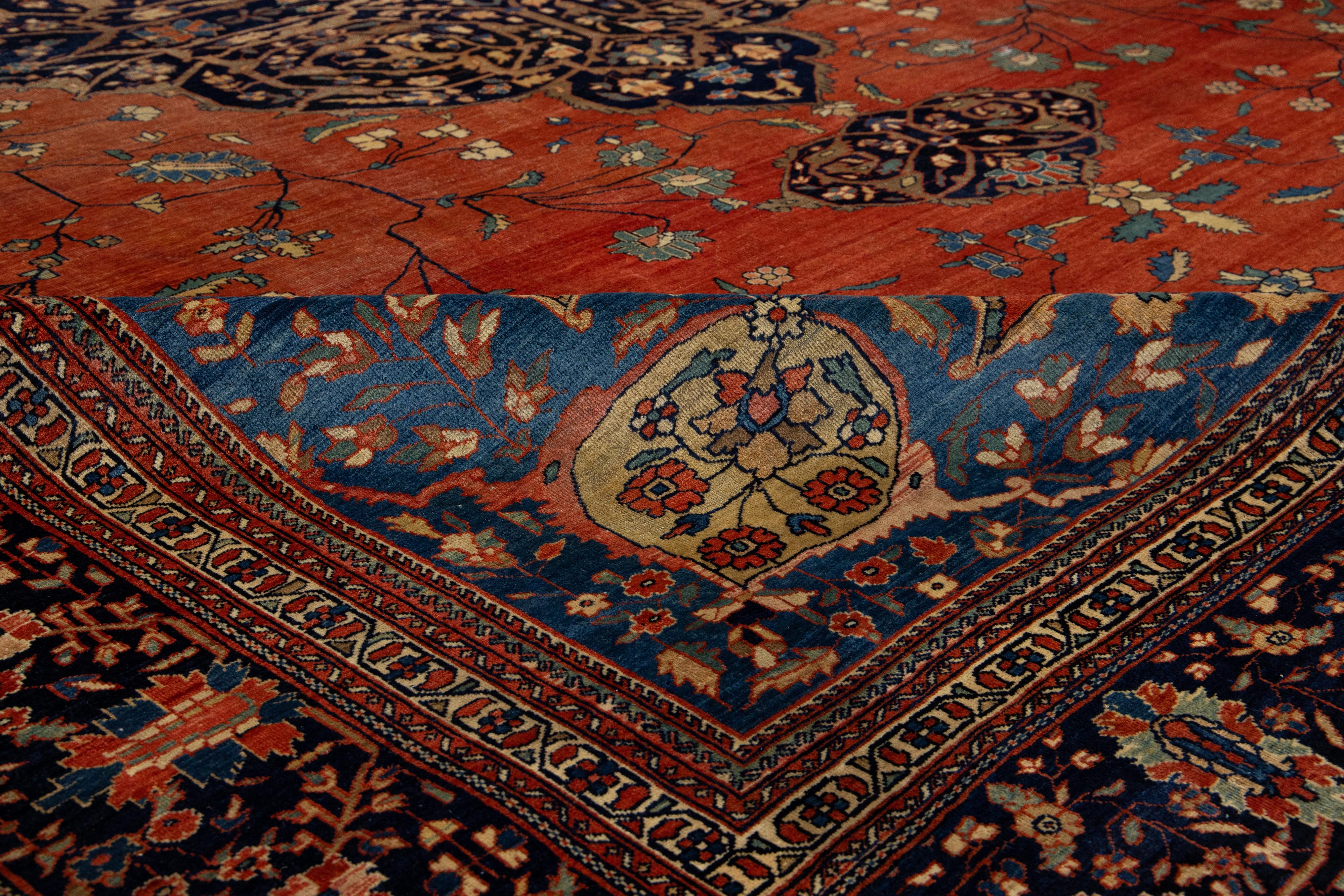 Tapis persan ancien Farahan des années 1880, fabriqué à la main en rouille avec motif de médaillon en vente 2